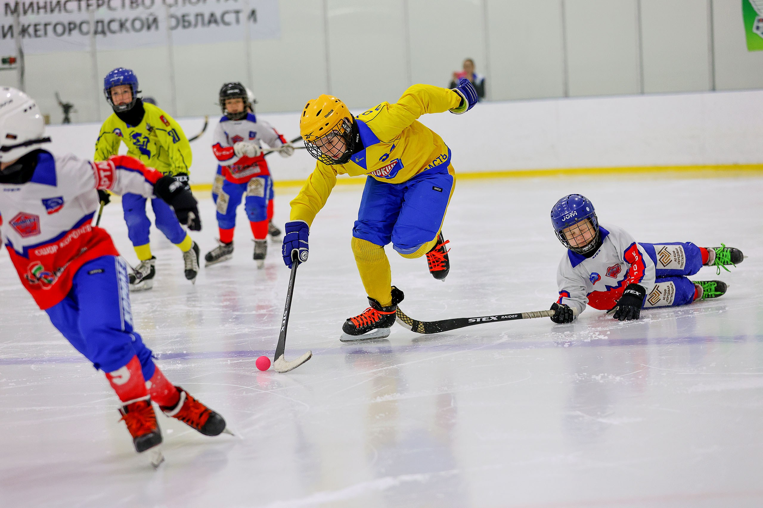 ХОККЕЙ С МЯЧОМ. Репортажный фотограф в Нижнем Новгороде и Москве Ангелина Ильичева