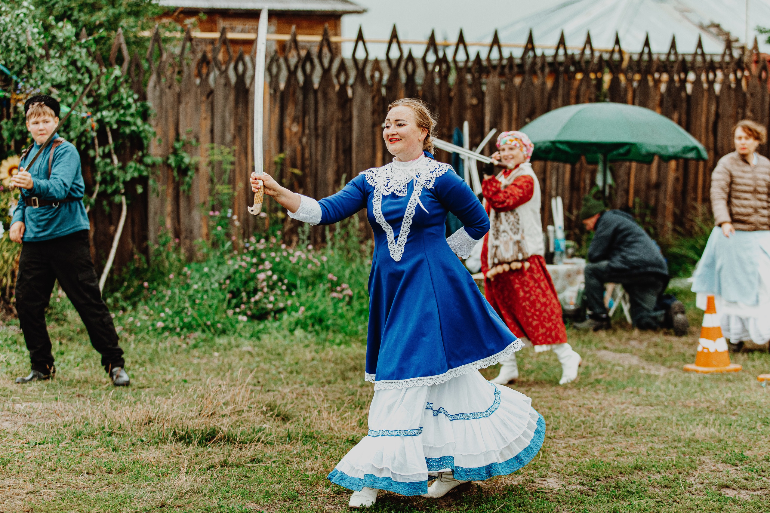 Фестиваль «Абалакское поле» XVI. Арт-фотограф Крис Л. в Тобольске: портрет, семейные, свадьбы