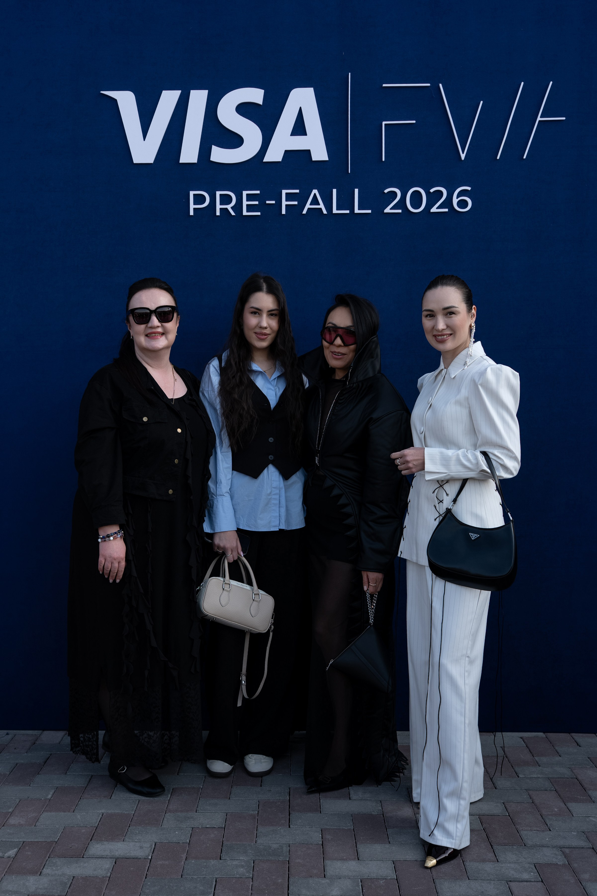 Visa Fashion Week Almaty Pre-Fall 2026 April StreetStyle Day 1. Сайт Алматинского НЮ АРТ, будуар и фэшн фотографа Дениса Карпенко
