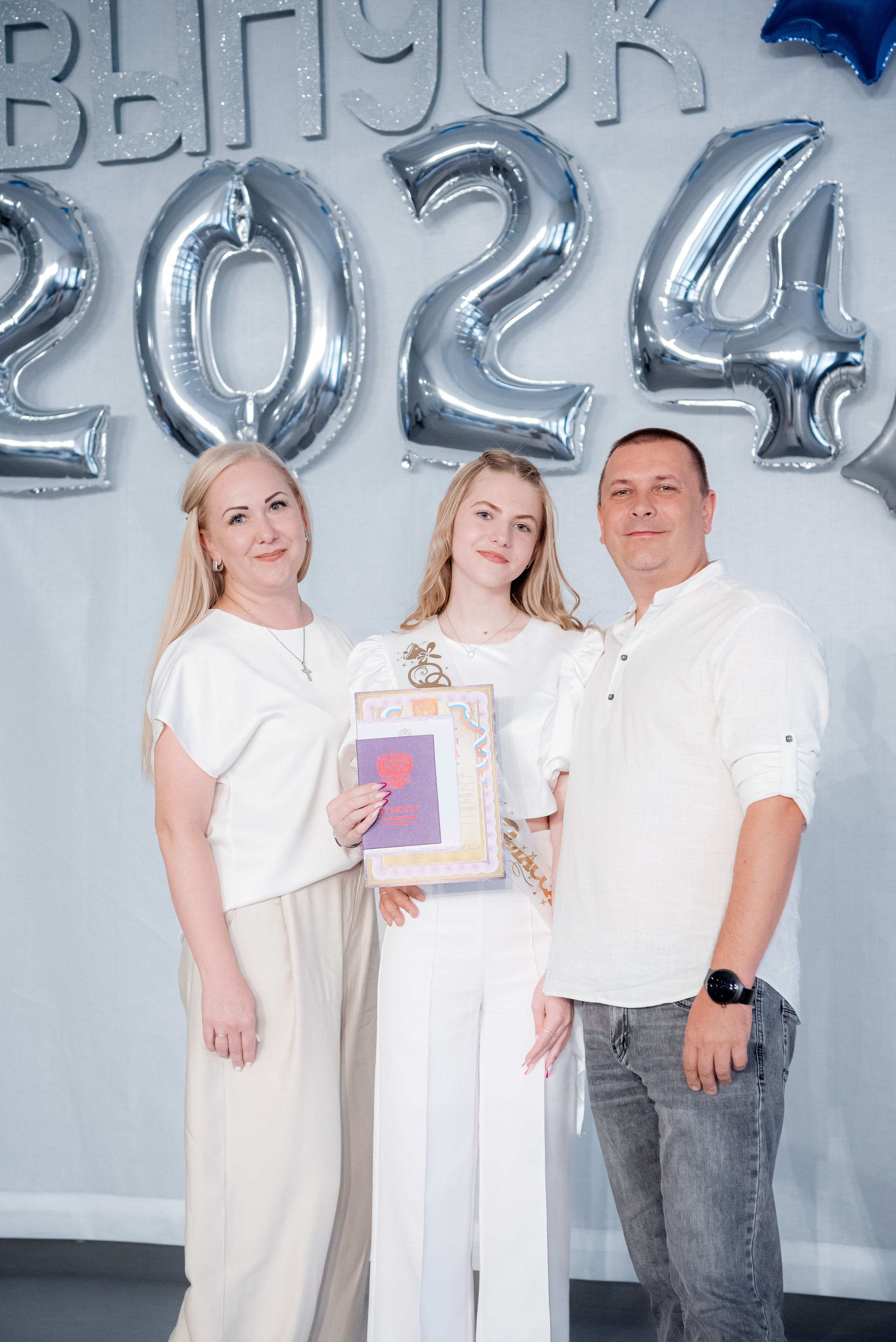 86 школа. Вручение. ДК Тракторозаводского района. Фотограф в Волгограде и Волжском Александр Горбань