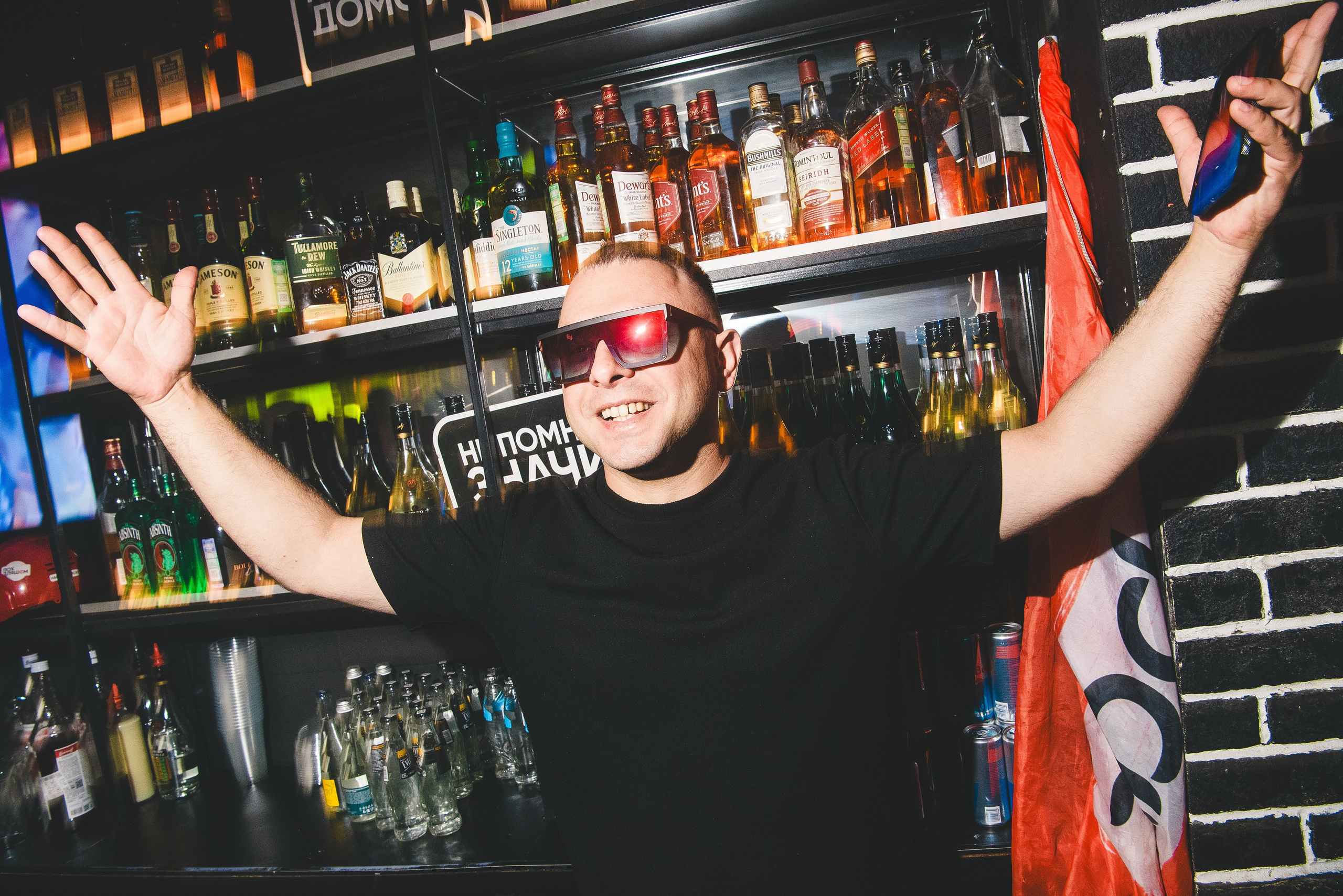 Фотоотчёты о вечеринках для НеБар Волгоград. Или стиль «пьяный фотограф». Фотограф в Волгограде и Волжском Александр Горбань