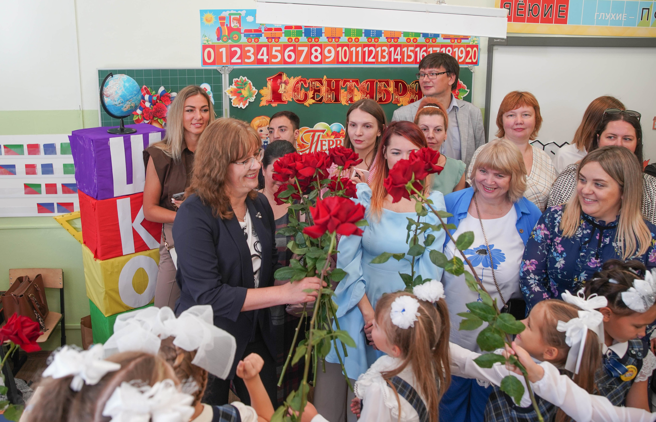Первый класс линейка, в классе, портреты. Семейный и детский фотограф в Нижнем Новгороде
