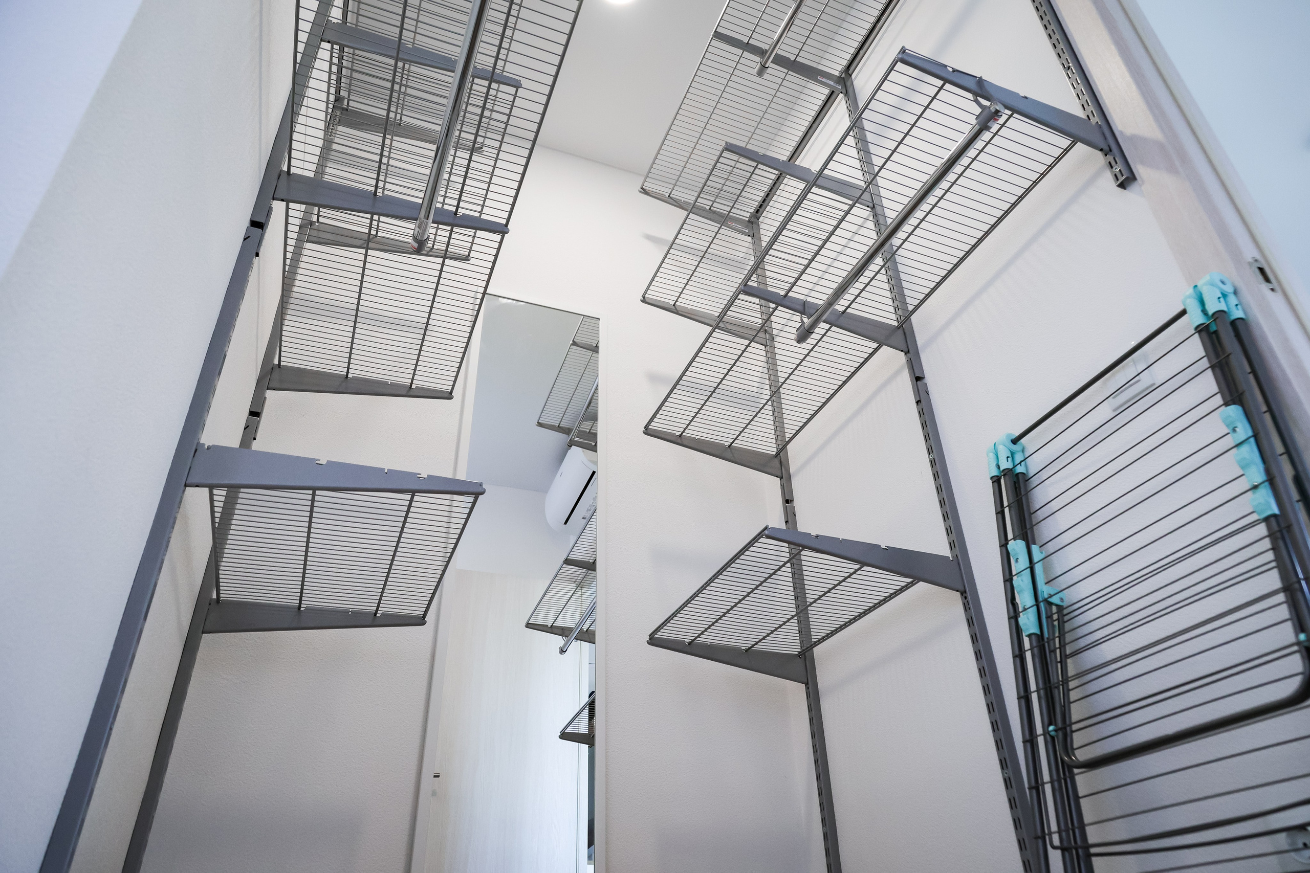 APARTMENT COMPLEX INTERIOR. Mixturecaptures