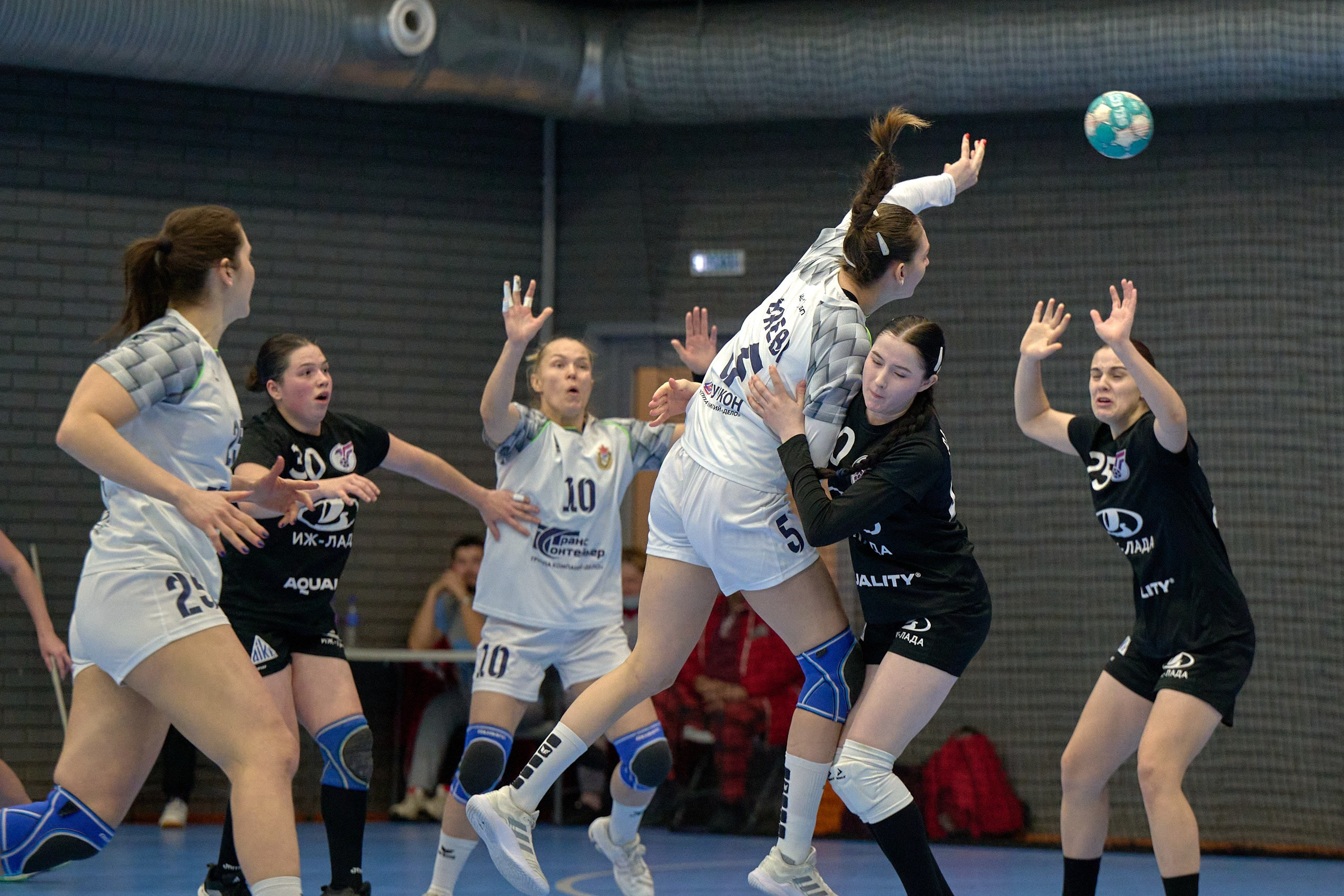 Гандбол. OLIMPBET Суперлига. «Университет» — «ЦСКА». Спортивный репортажный фотограф в Ижевске Сергей Мерзляков