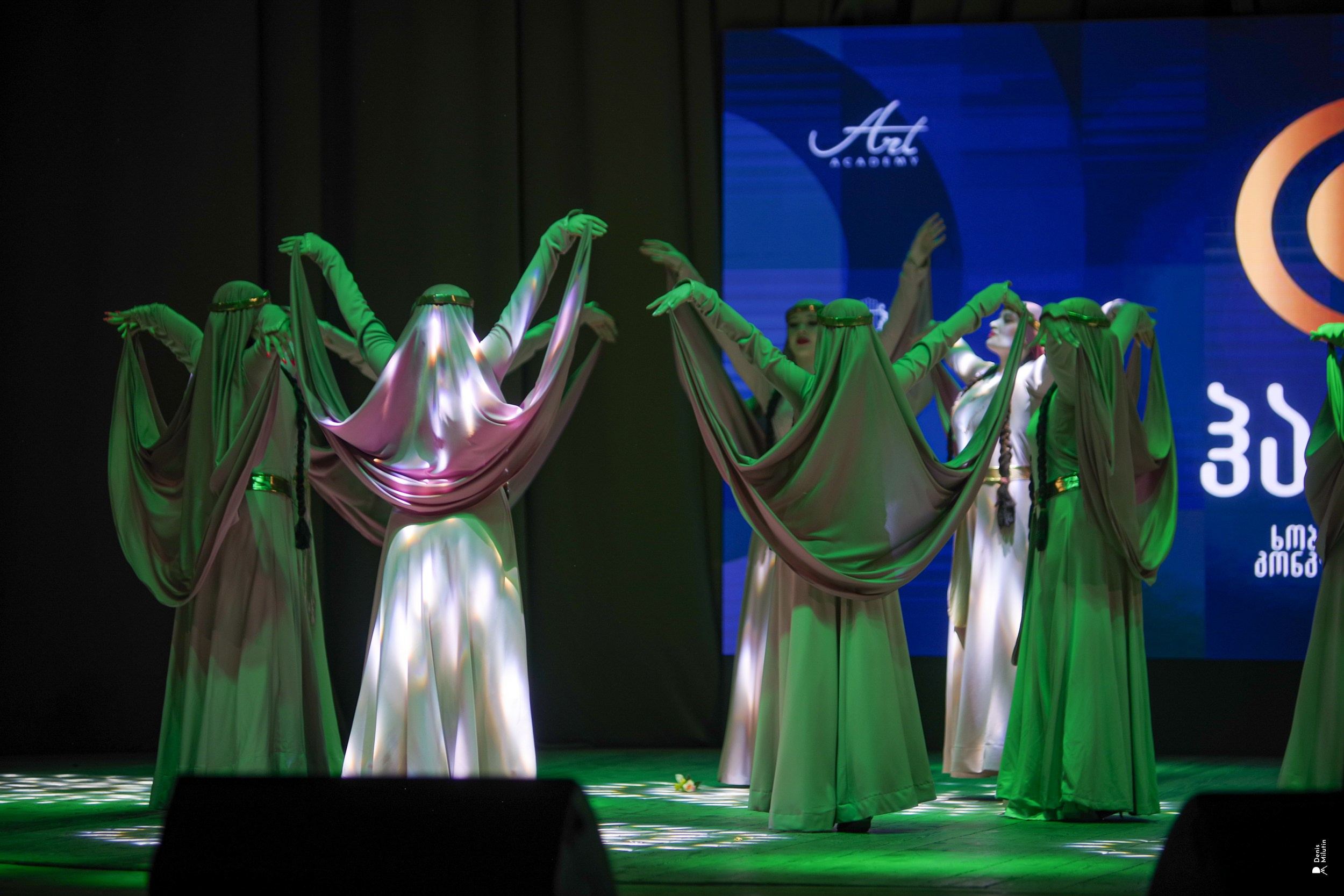 Танцы в Хоби. Портретный фотограф Денис Милютин