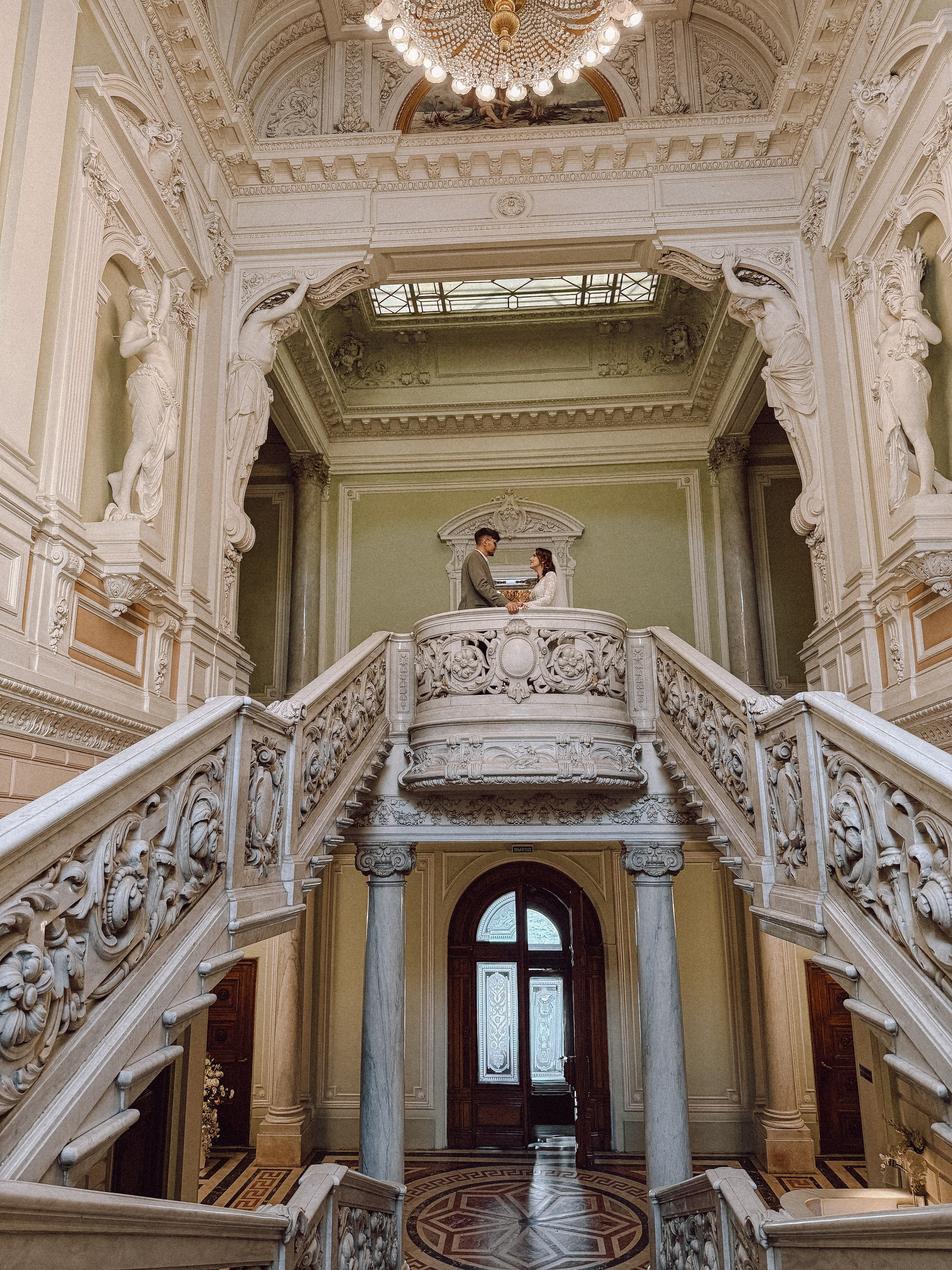 ФОТО НА ТЕЛЕФОН ВО ВРЕМЯ БРАКОСОЧЕТАНИЯ В ПЕРВОМ ДВОРЦЕ И ПРОГУЛКИ. Профессиональный фотограф, Санкт-Петербург — Виктория Богомолова