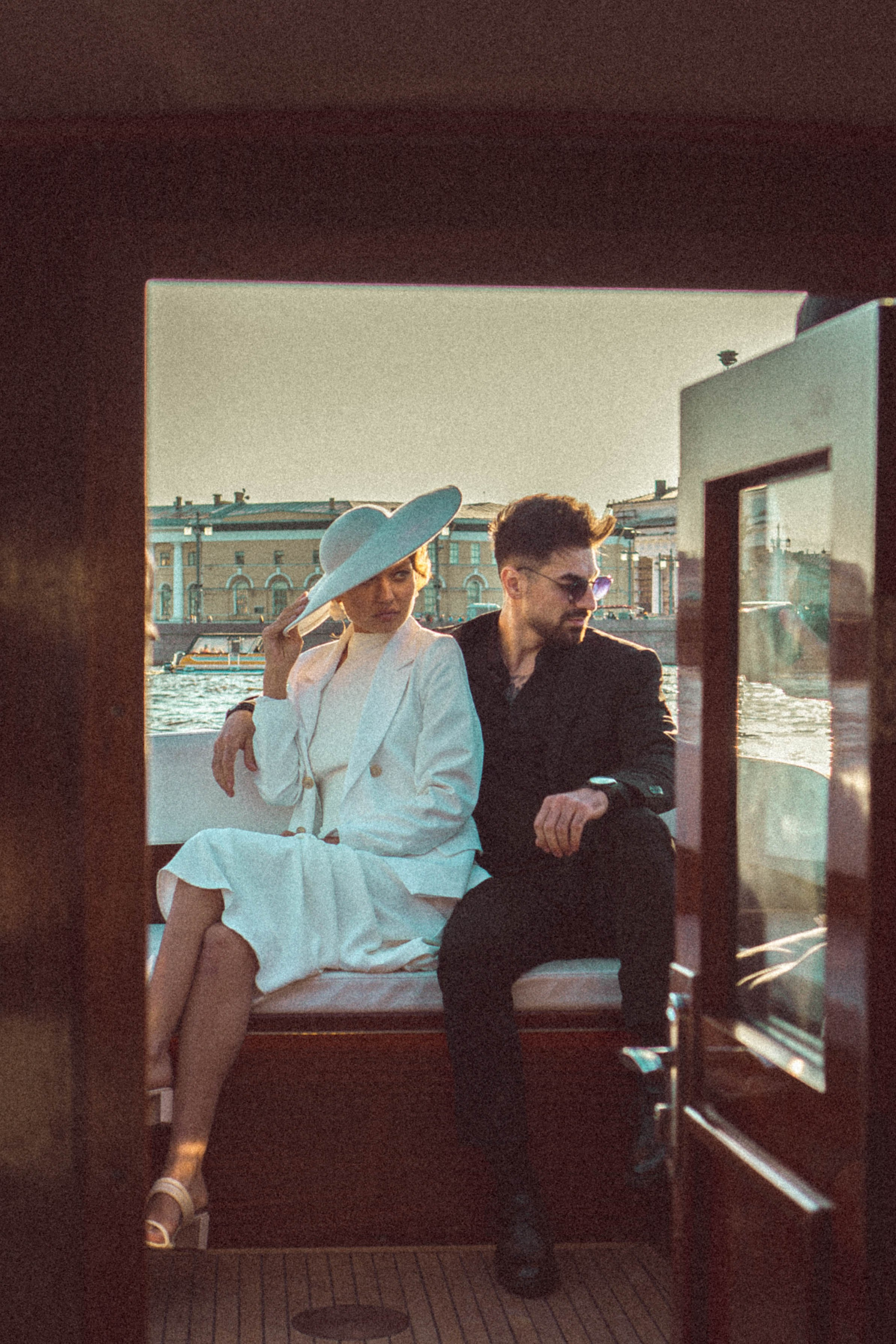 СВАДЕНБНАЯ СЬЕМКА НА КАТЕРЕ ПО КАНАЛАМ САНКТ-ПЕТЕРБУРГА И В АКВАТОРИИ НЕВЫ. Профессиональный фотограф, Санкт-Петербург — Виктория Богомолова