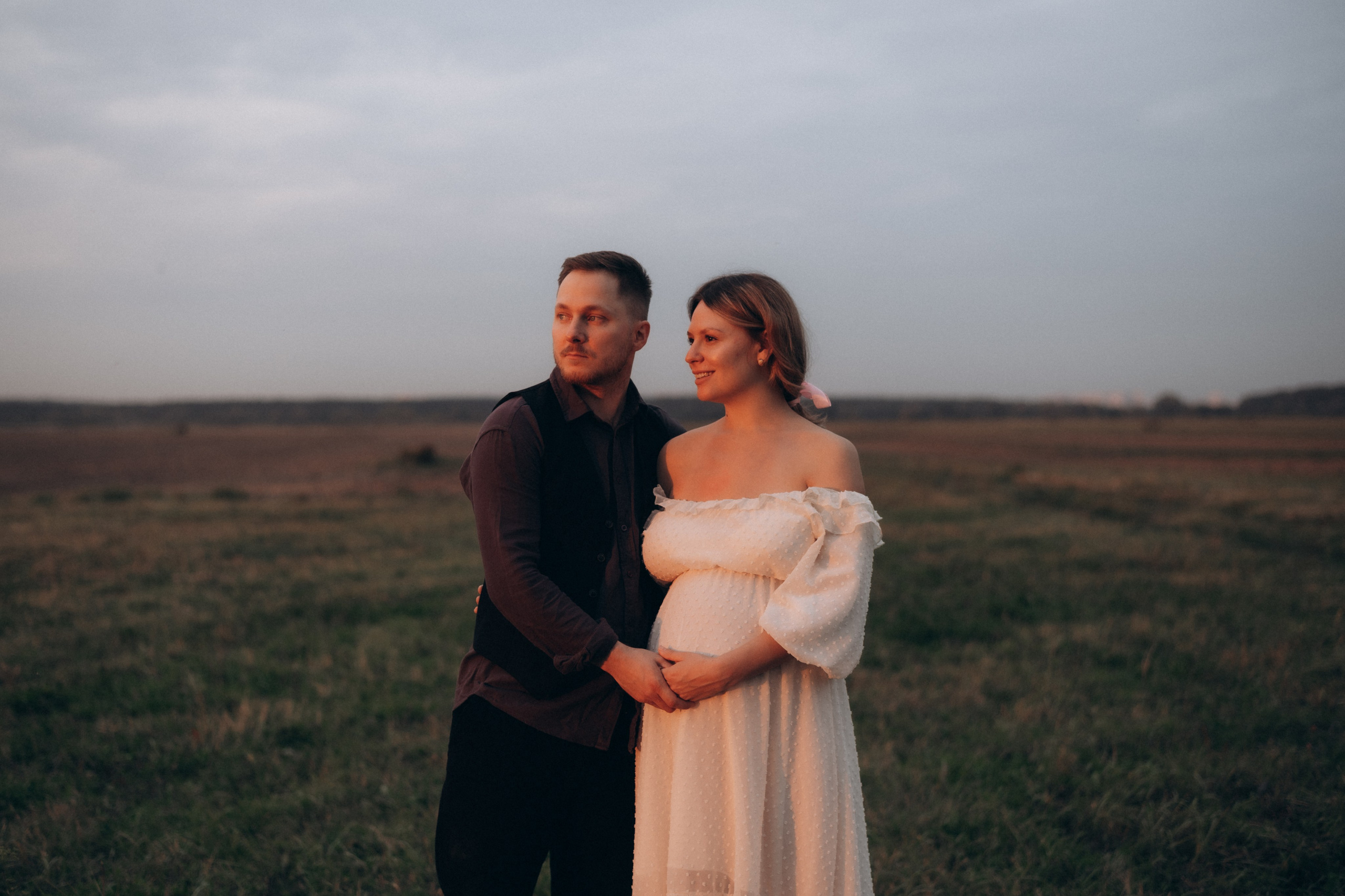 Фотосессия лавстори в поле