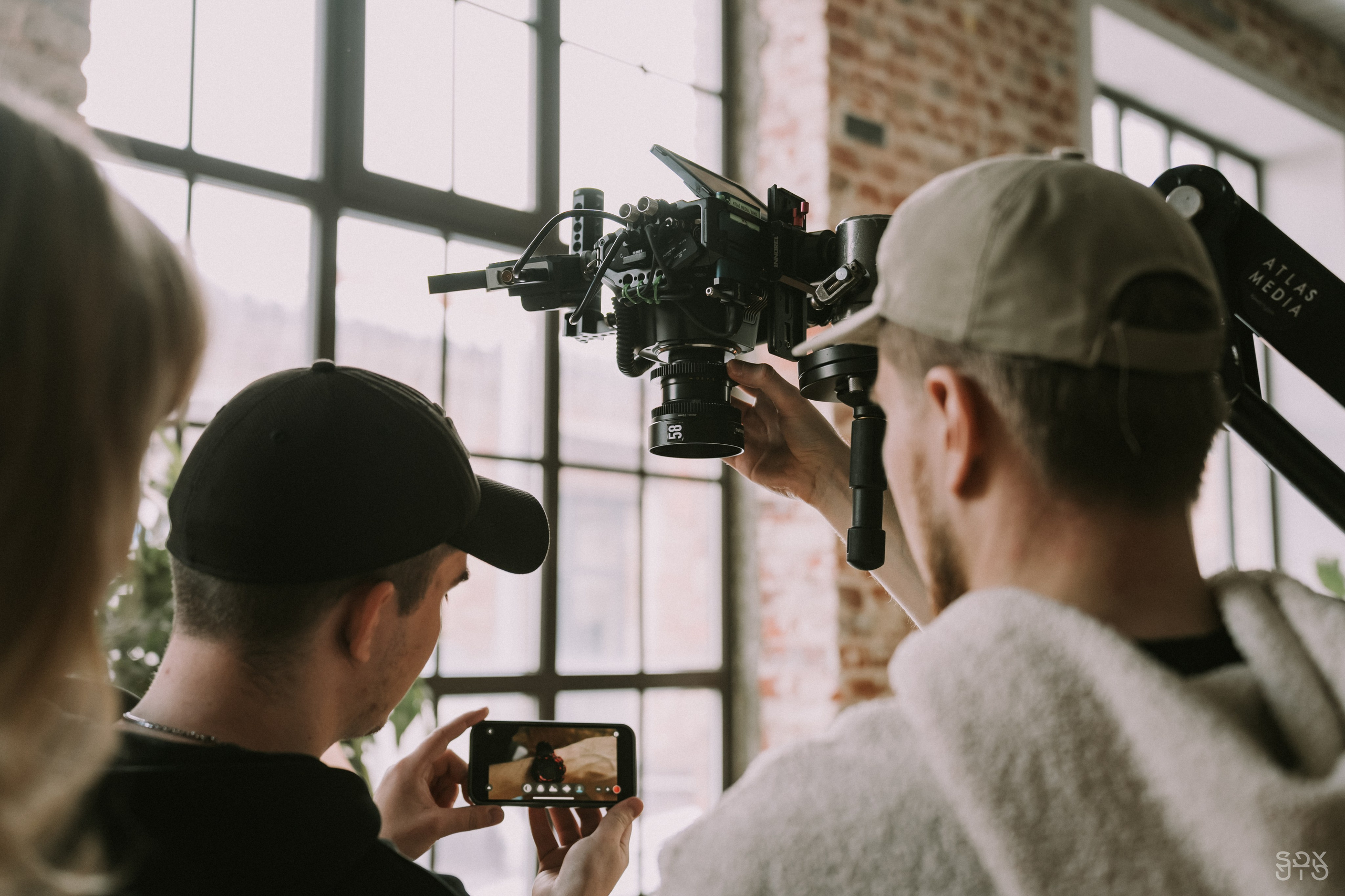 Видеопродакшн BACKED ROLL