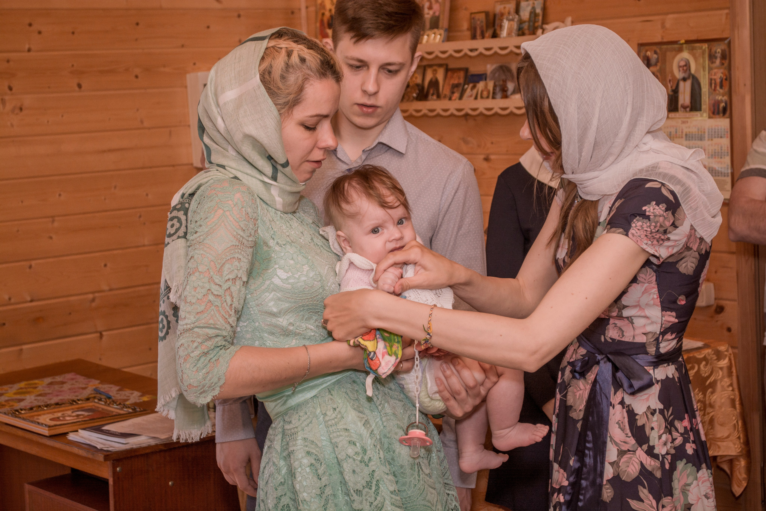 Крещение Василисы в храме Николая Чудотворца в д. Старый погост. Фотограф Евгений Егоров