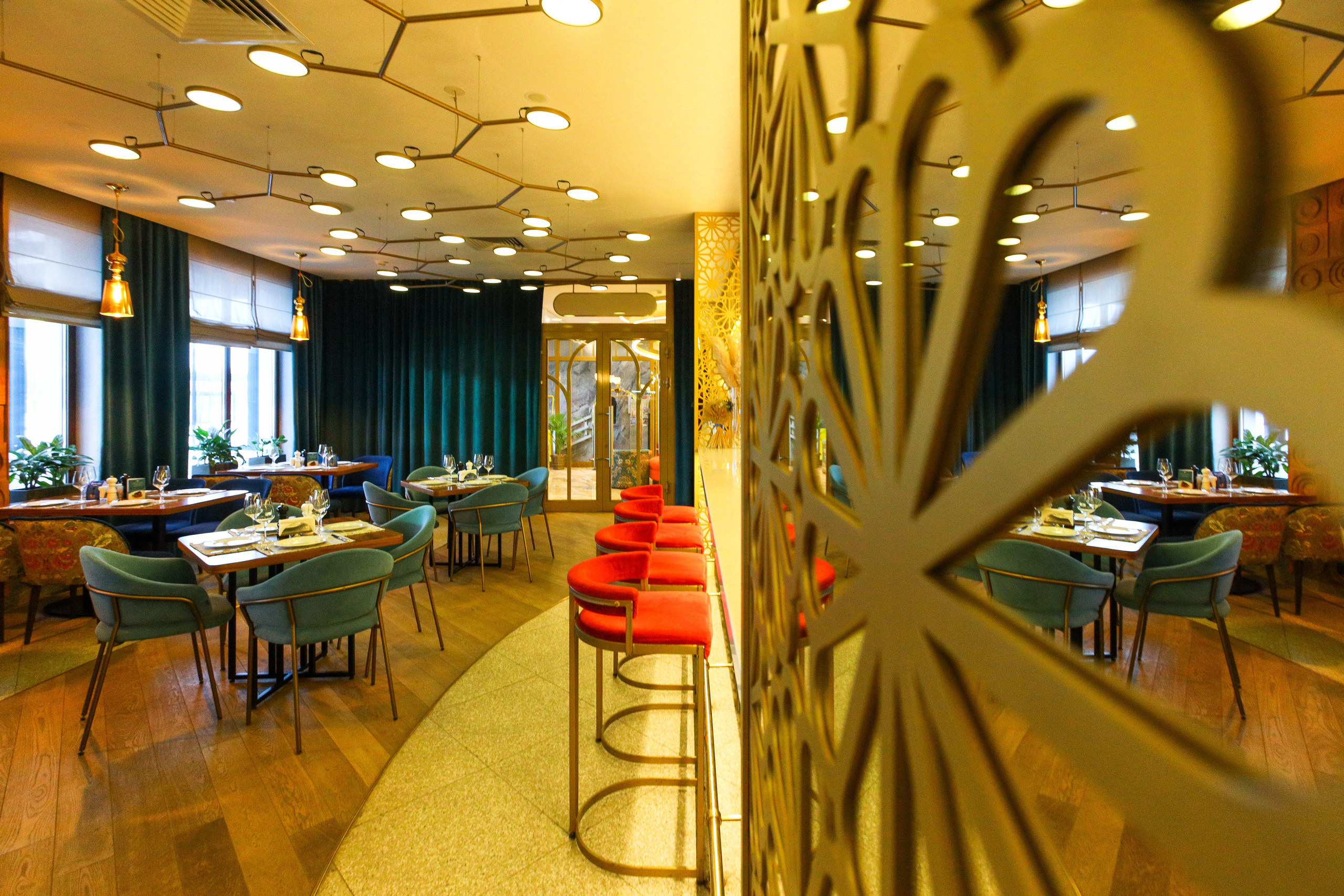 РЕСТОРАН СВЕТСКИ И ХОЛ ОТЕЛЯ АЗИМУТ (я в гостях, не запланированная фотосъемка). Фотограф в Туле Крупский АнДРей. Фотостудия «КАДР71» в Туле