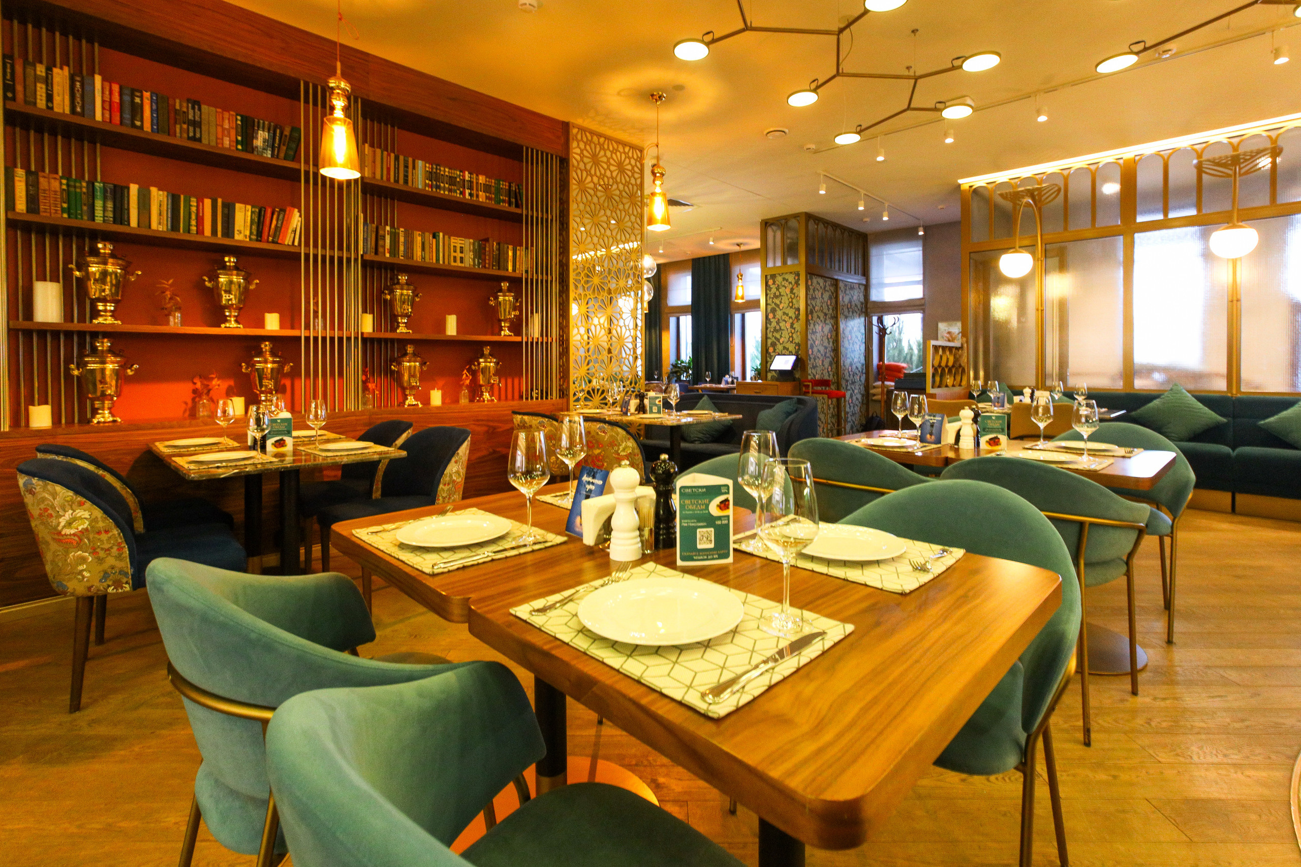 РЕСТОРАН СВЕТСКИ И ХОЛ ОТЕЛЯ АЗИМУТ (я в гостях, не запланированная фотосъемка). Фотограф в Туле Крупский АнДРей. Фотостудия «КАДР71» в Туле