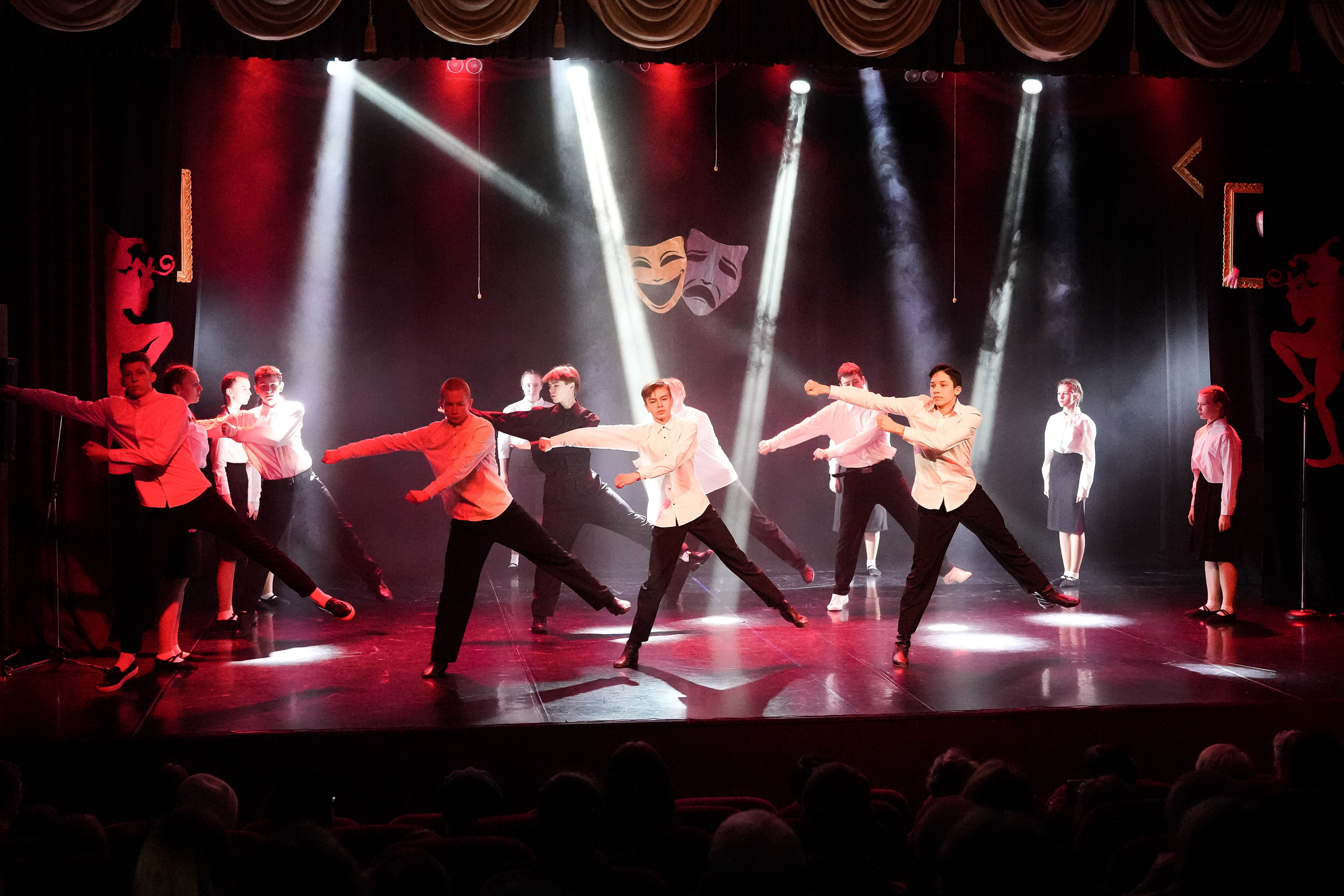 Концерт студии «Маска» Театра Ростова Великого. Репортажный фотограф Сергей Сажин г. Ярославль