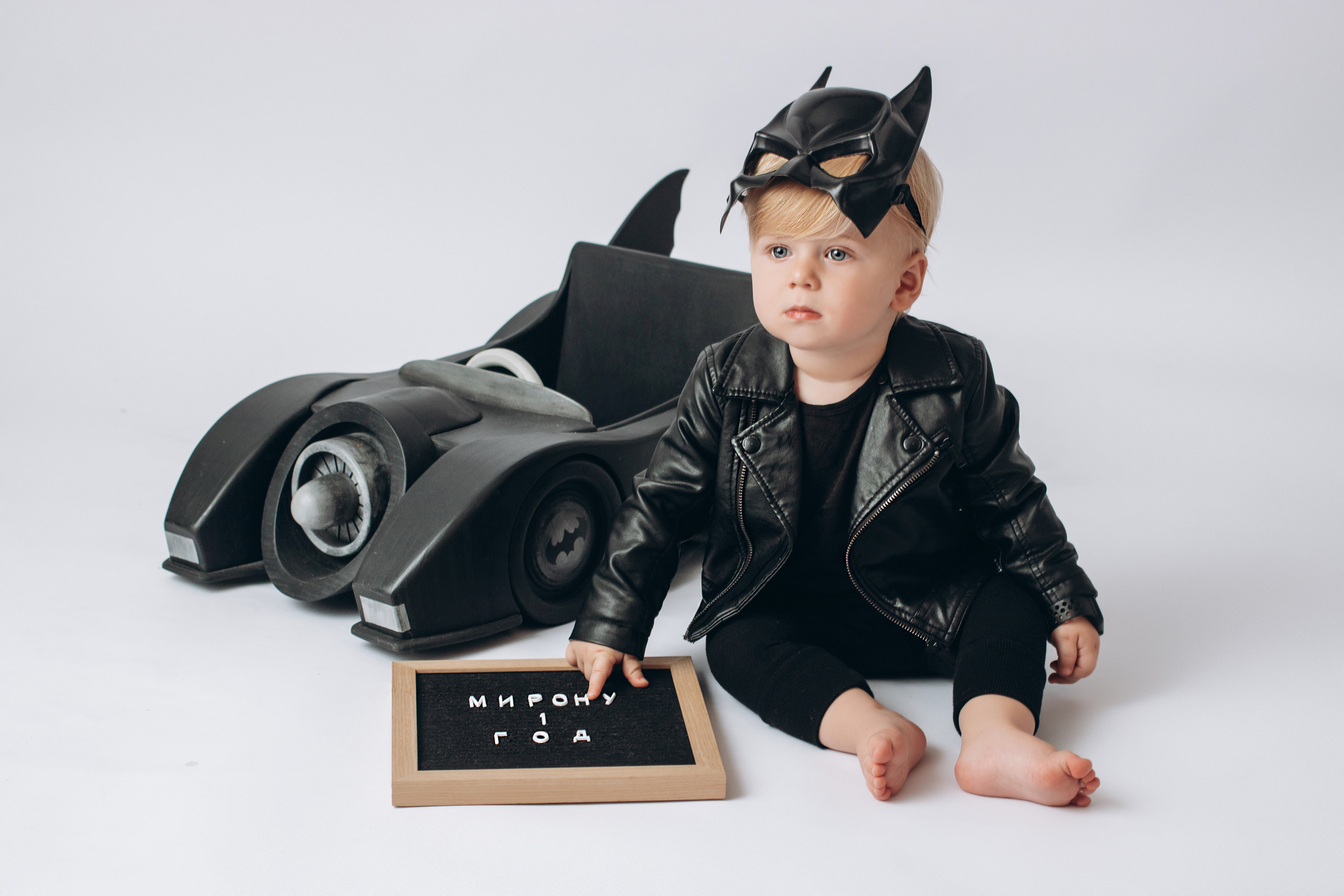 Бэтмобиль. Фотограф новорожденных и детский фотограф в Новосибирске