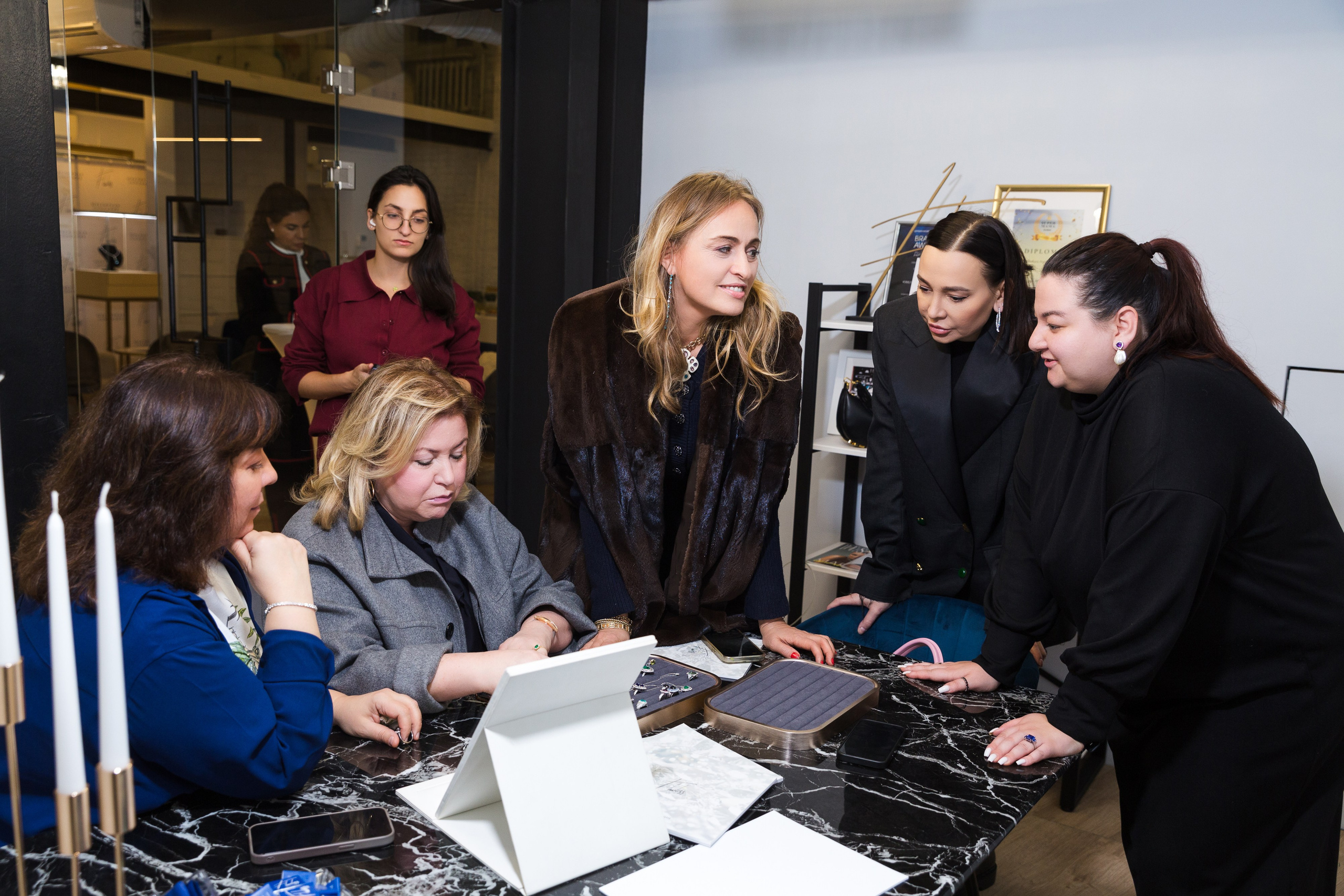 Flawless. Tavat.Fur Тренды 2024. Репортажный Фотограф Александр Назаров. Москва и М.О