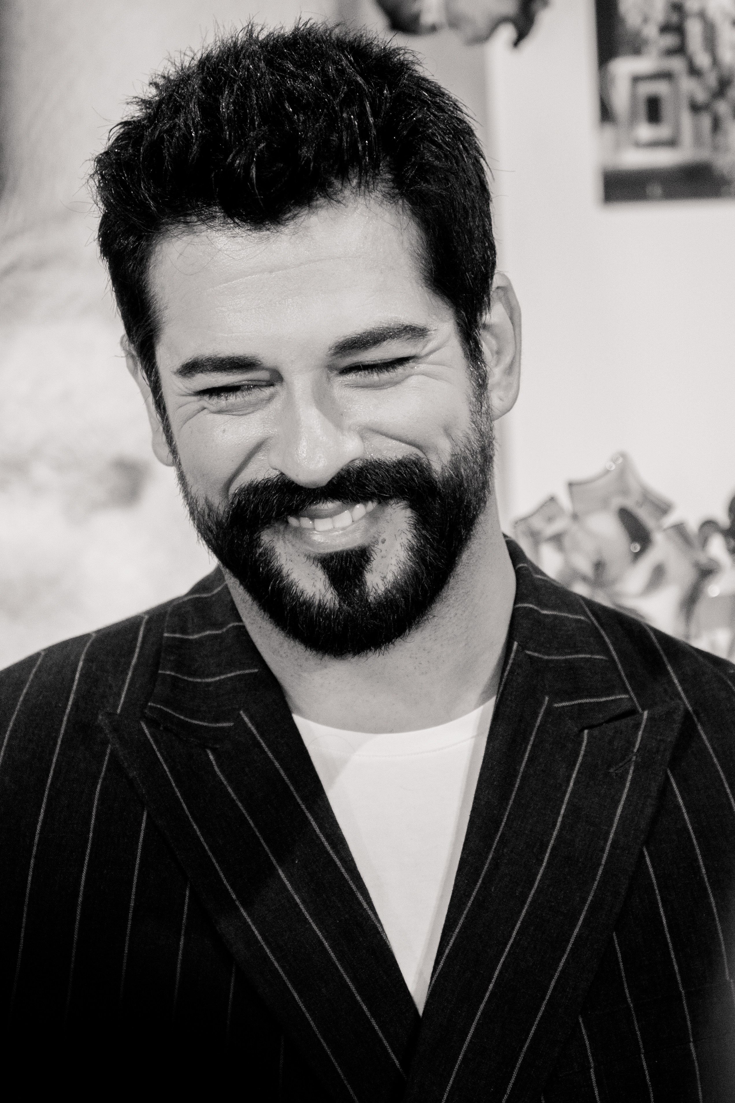 Бурак Озчивит посетил выставку Никаса Сафронова. Фотограф в Москве и Санкт-Петербурге Дарина