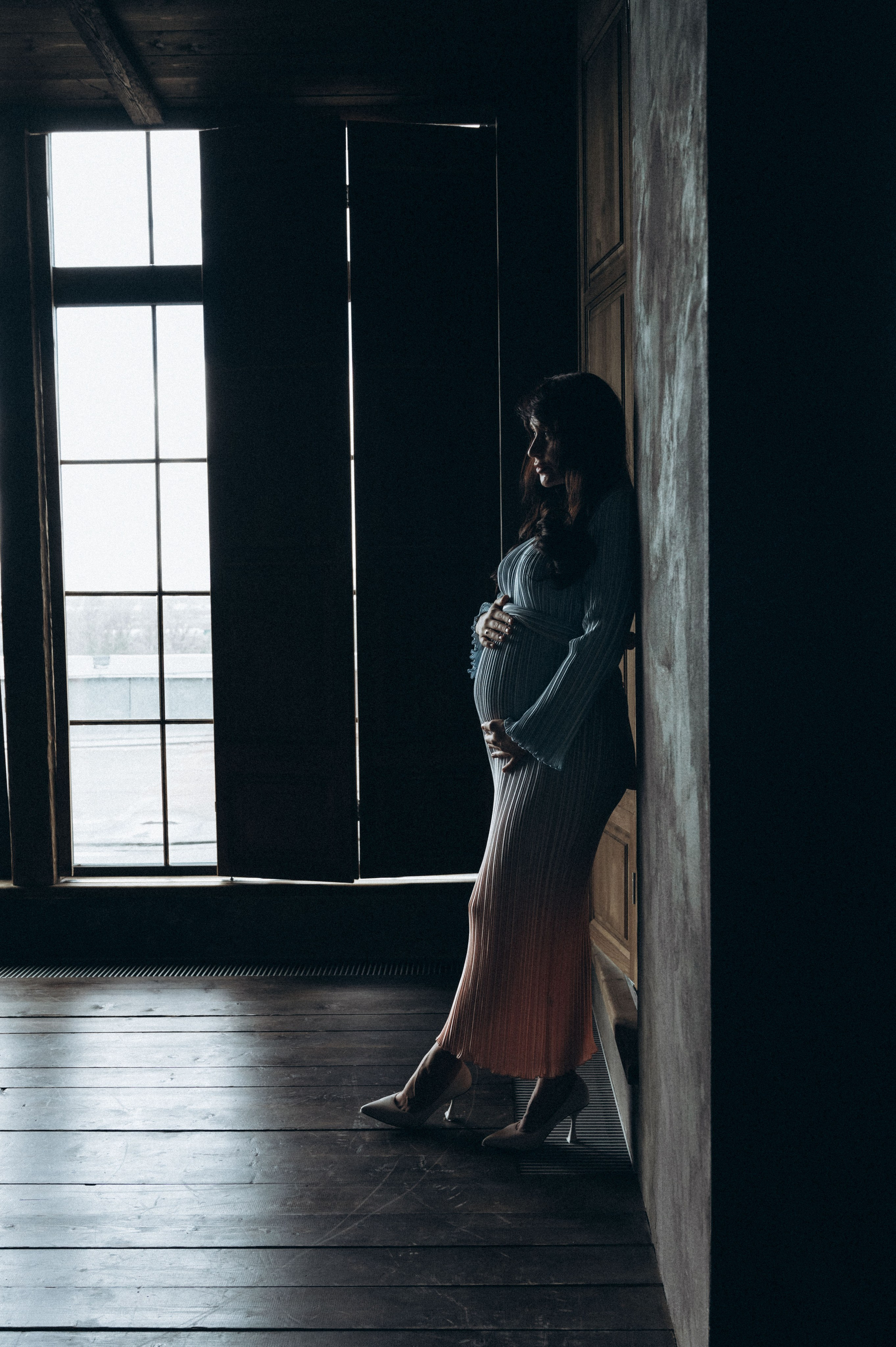 Профессиональный семейный и беременный фотограф в Санкт-Петербурге — Маргарита Иванова. Индивидуальные фотосессии под ключ: от образа до гот. Профессиональный фотограф беременности в СПБ. Стильные фотосессии беременности в стиле минимализм и классическая фотография