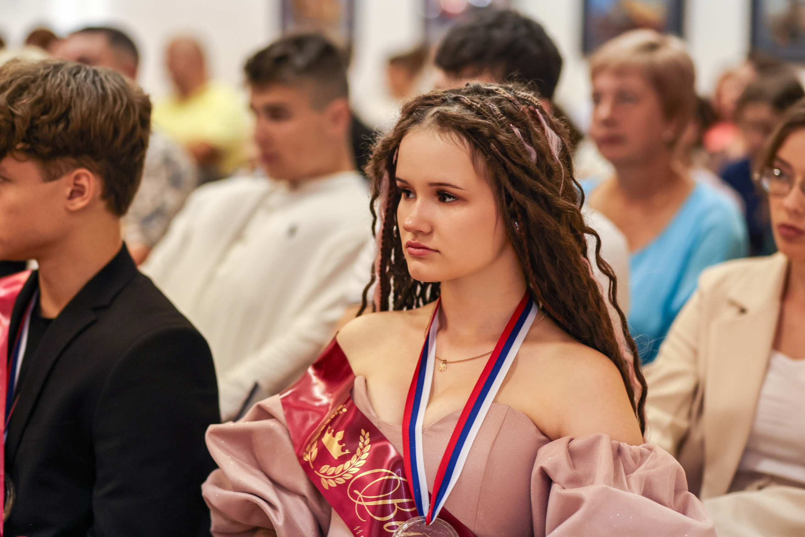 Вручение аттестатов. Школа № 7, выпускники 11 класса 2023 г. Студия выпускных альбомов Остров