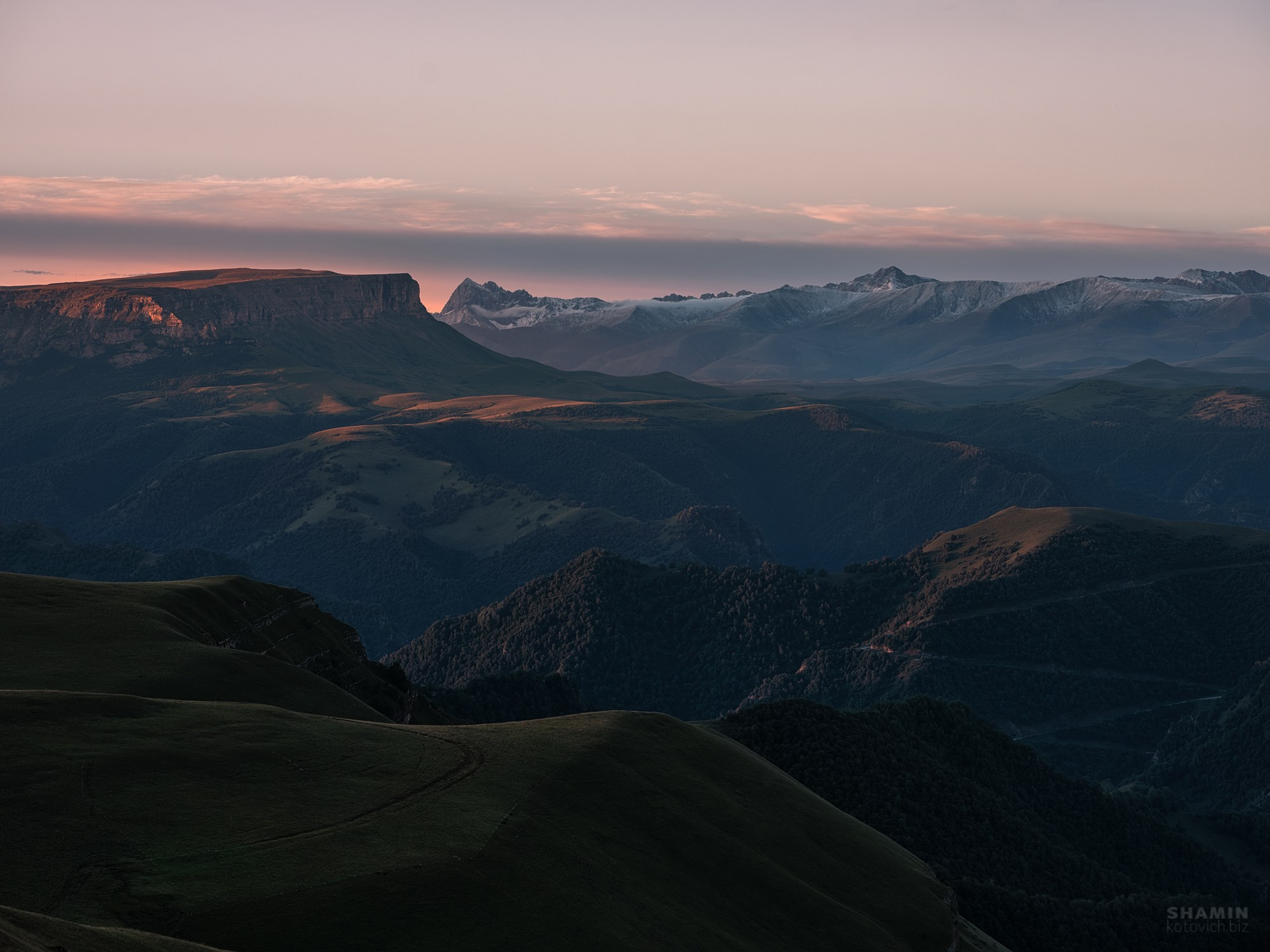 Пейзажи Кавказа: Домбай, Эльбрус, Кисловодск, Минеральные Воды, горы и ледники. Ночной и арт-пейзаж, светопись и атмосфера Кавказа. Фотограф Константин Шамин