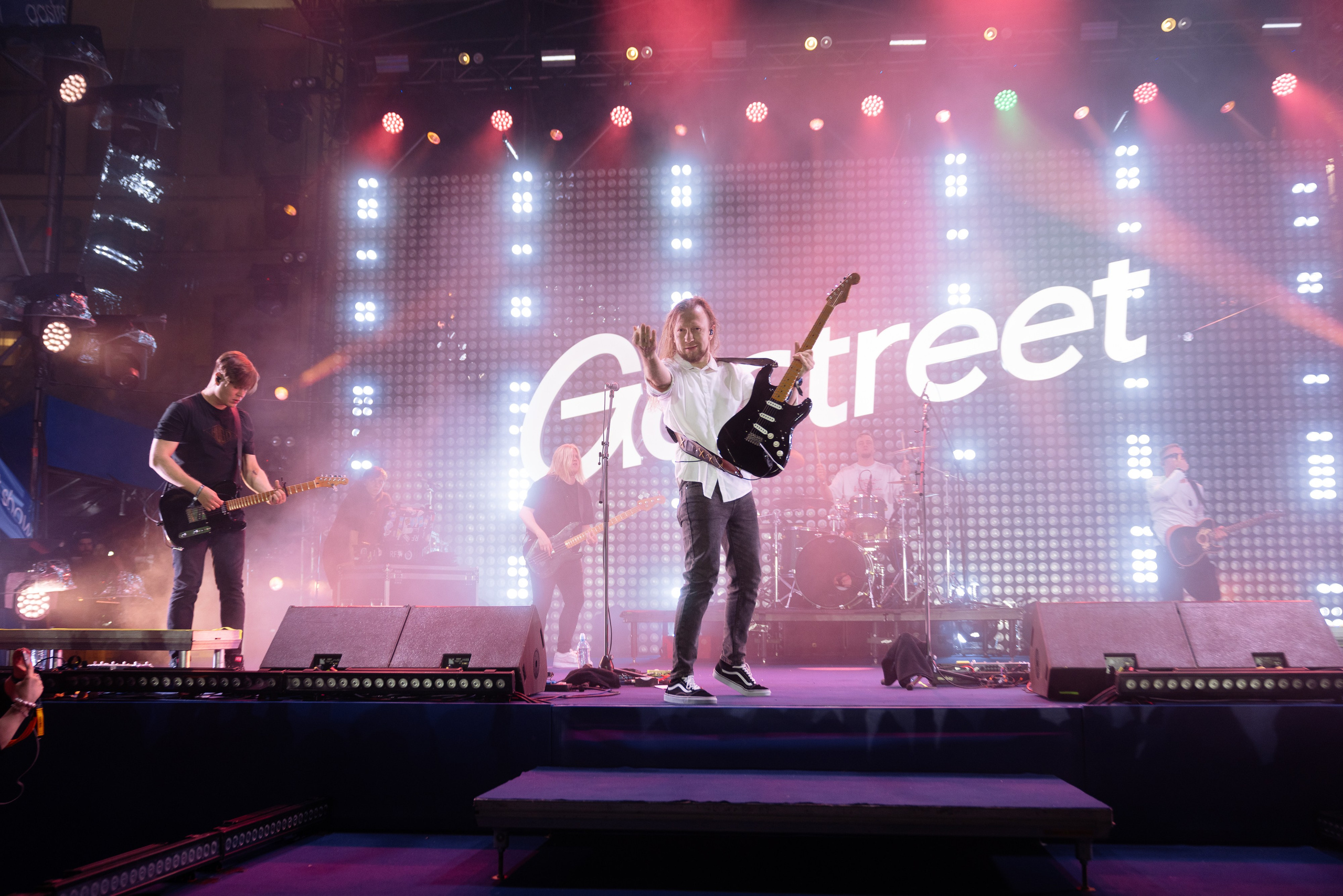 Женя Трофимов и Комната Культуры. Арина Тамочкина. Фотограф Краснодарю