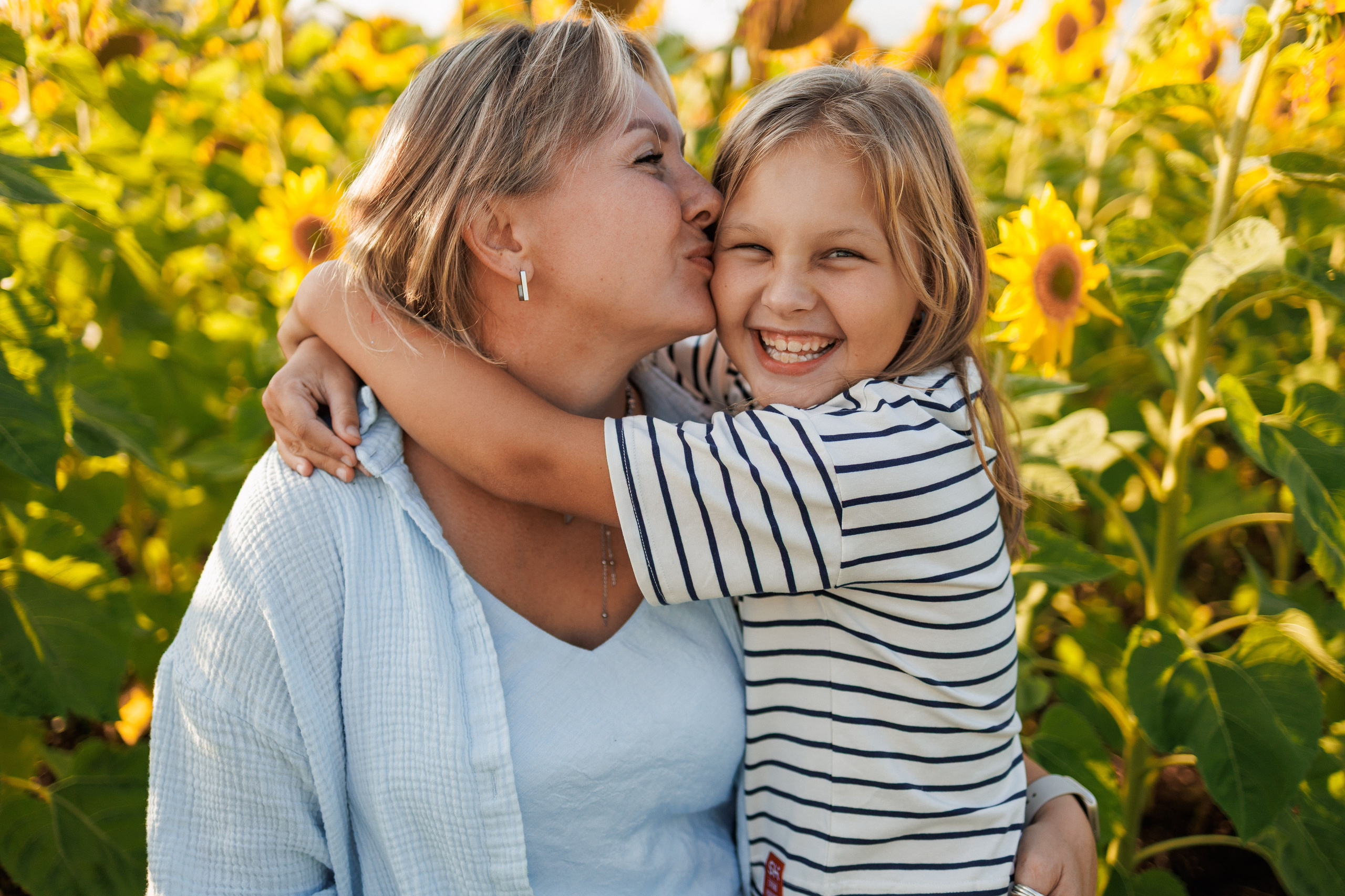 В поле подсолнухов. Семейный фотограф г. Тюмень