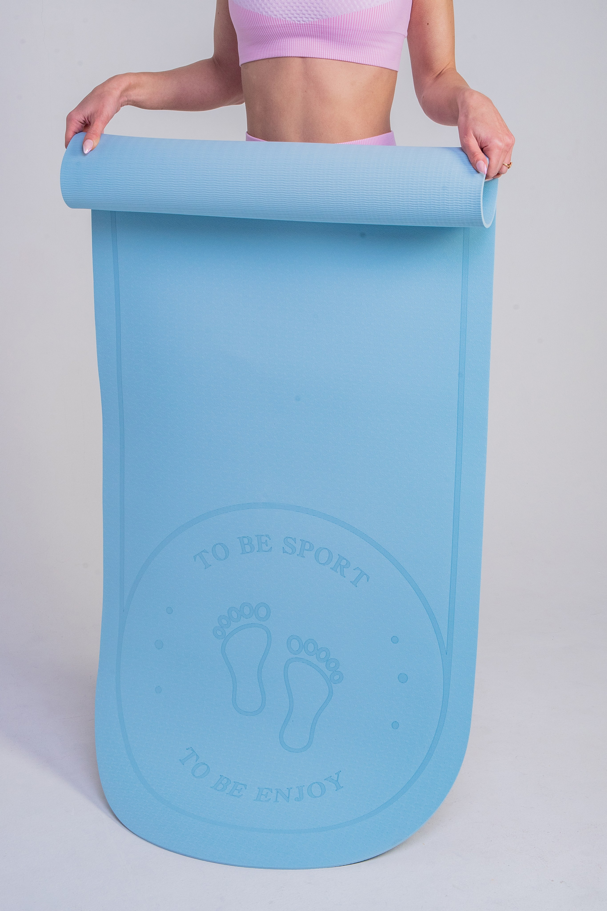 Коврик для йоги. Профессиональная фотостудия в Санкт-Петербурге «Точка»