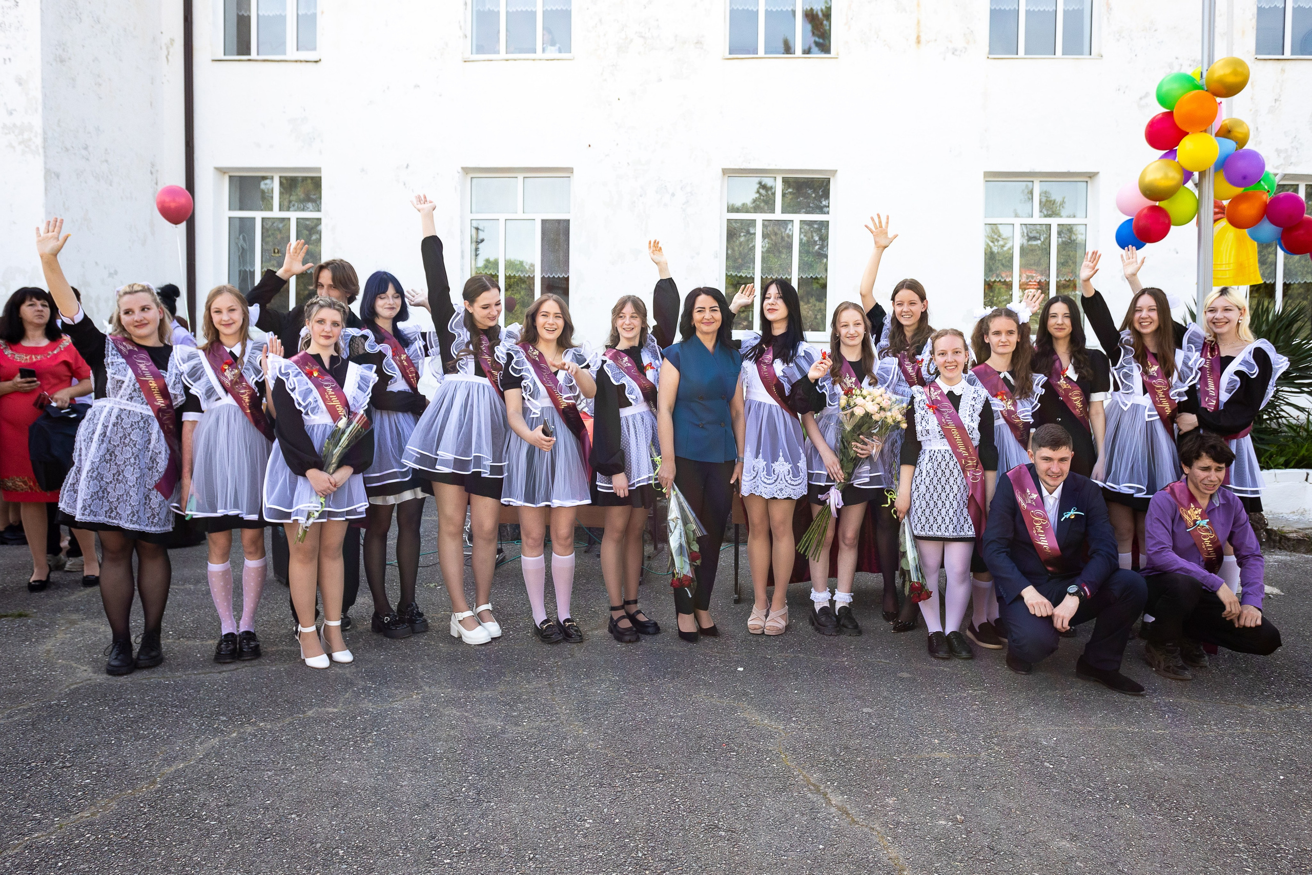 Последний звонок. Выпускные альбомы Майкоп, Краснодар Елена Золотарева