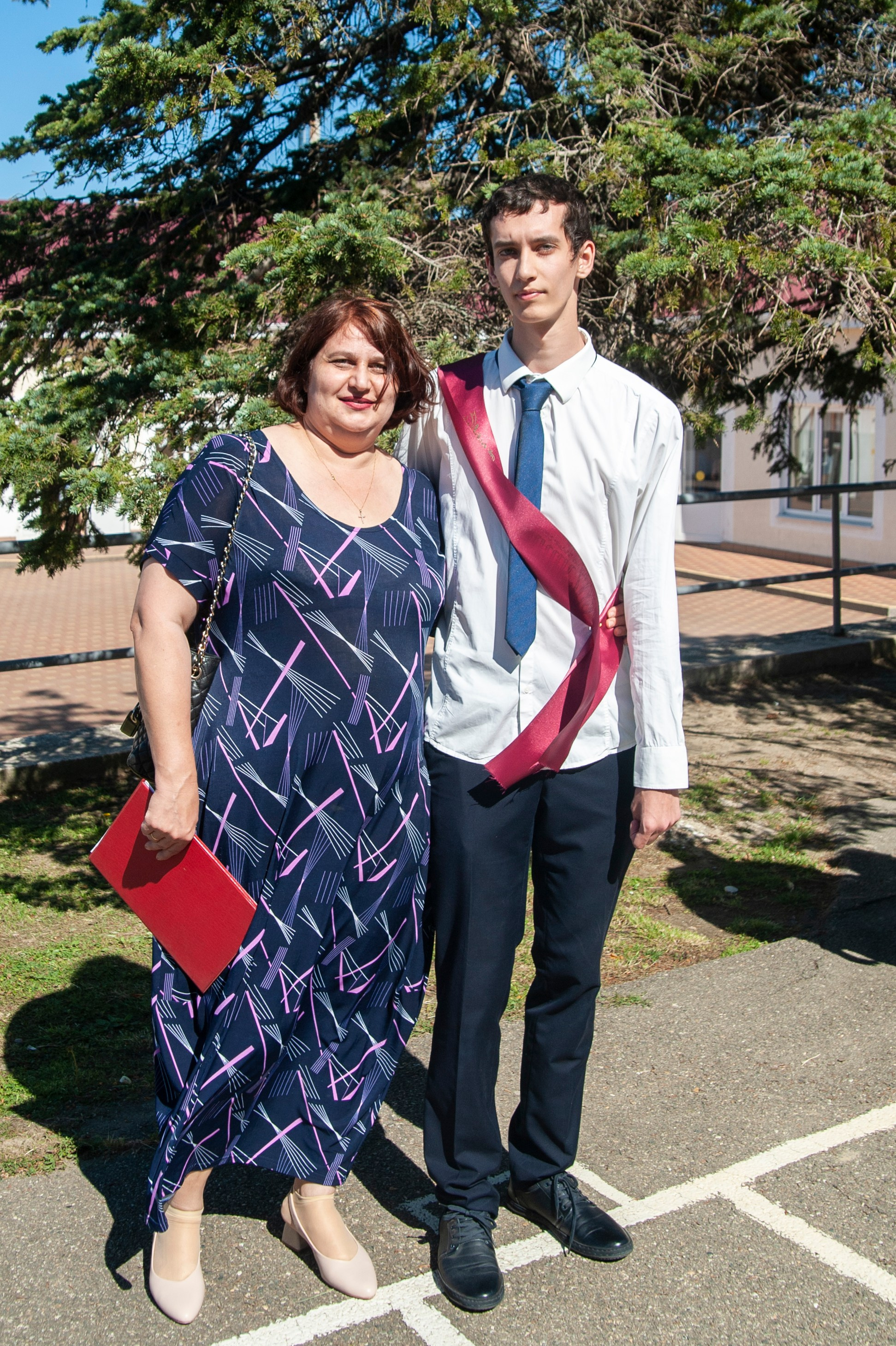 Последний Звонок МАОУ СОШ № 17 им. Эдуарда Есаяна — Архипо-Осиповка. Свадебный и семейный фотограф Денис Лукьянов в Краснодаре, Краснодарском крае и Республике Крым