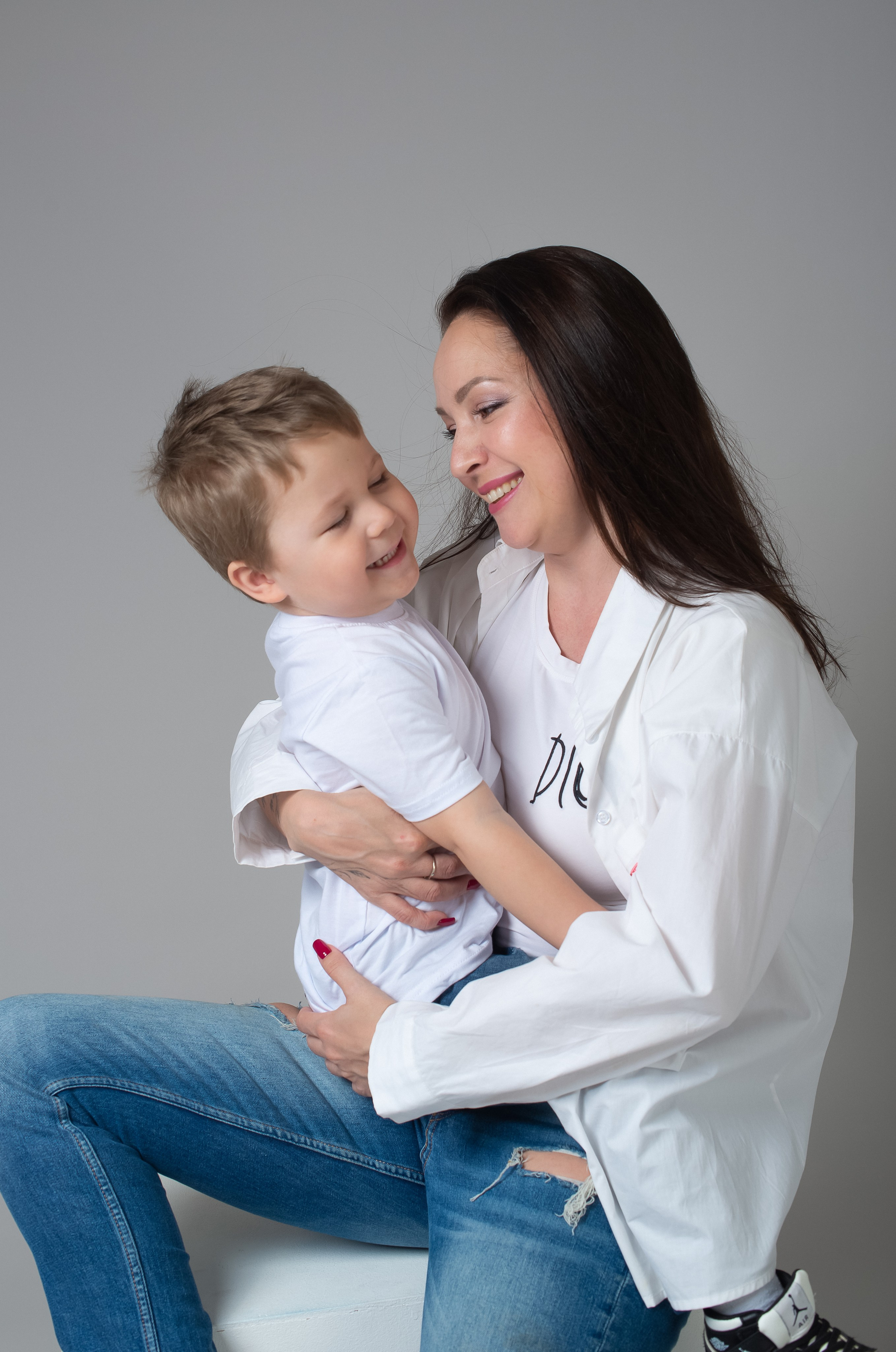 ДОЧКИ, ВНУЧКИ, БАБУШКА. Фотограф Юлия Антушева