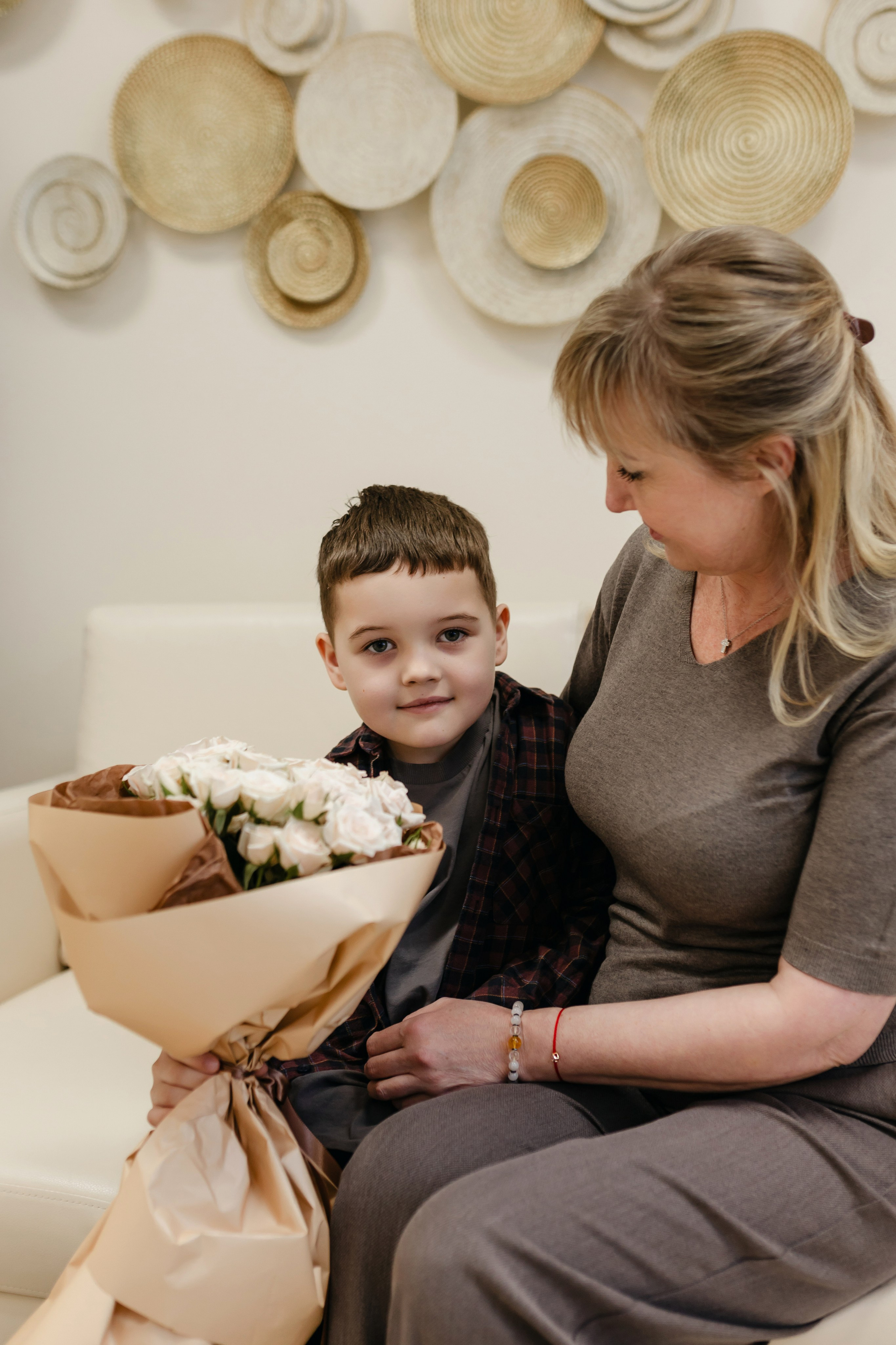 Фотограф на выписку из роддома в Краснодаре, выписка из Екатерининского роддома, фотограф Яна Морева. Семейный фотограф в Краснодаре Яна Морева
