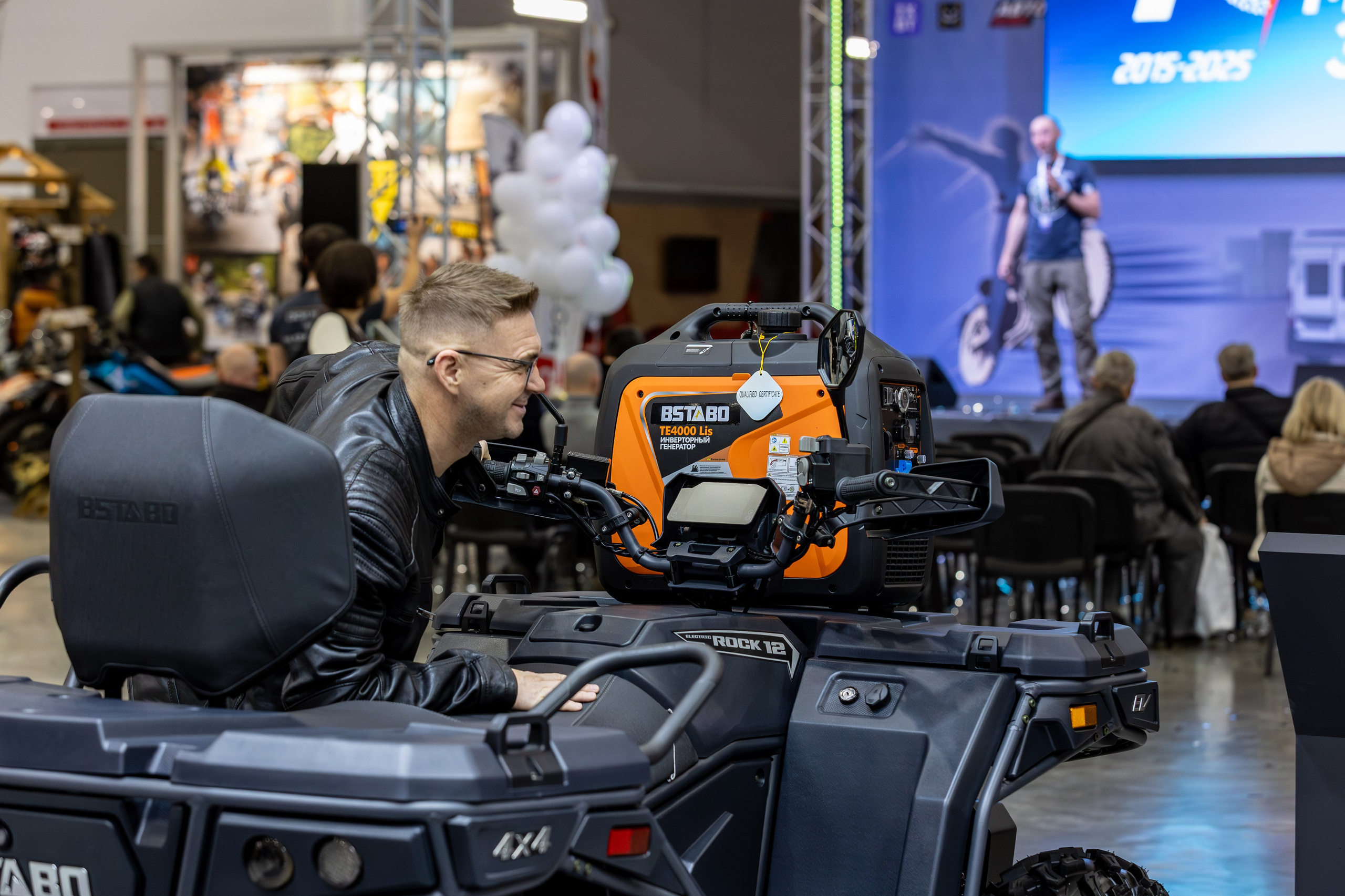 Стенд BSTABO. Reportage, studio, wedding, motorsport, commercial, photo shoot: Photographers Nikolai and Elena DvoTar