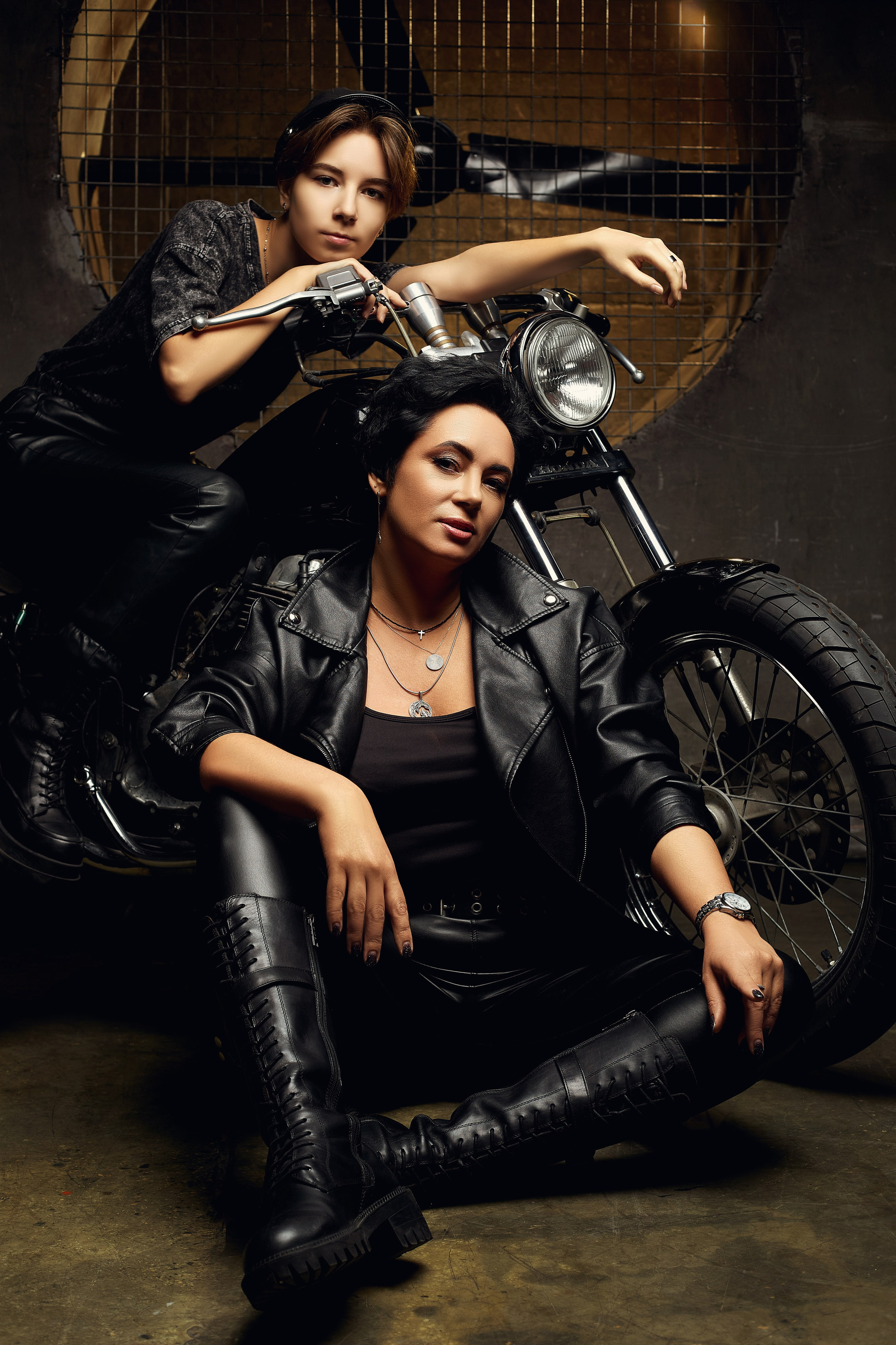 Марина и Вика. Cross-studio