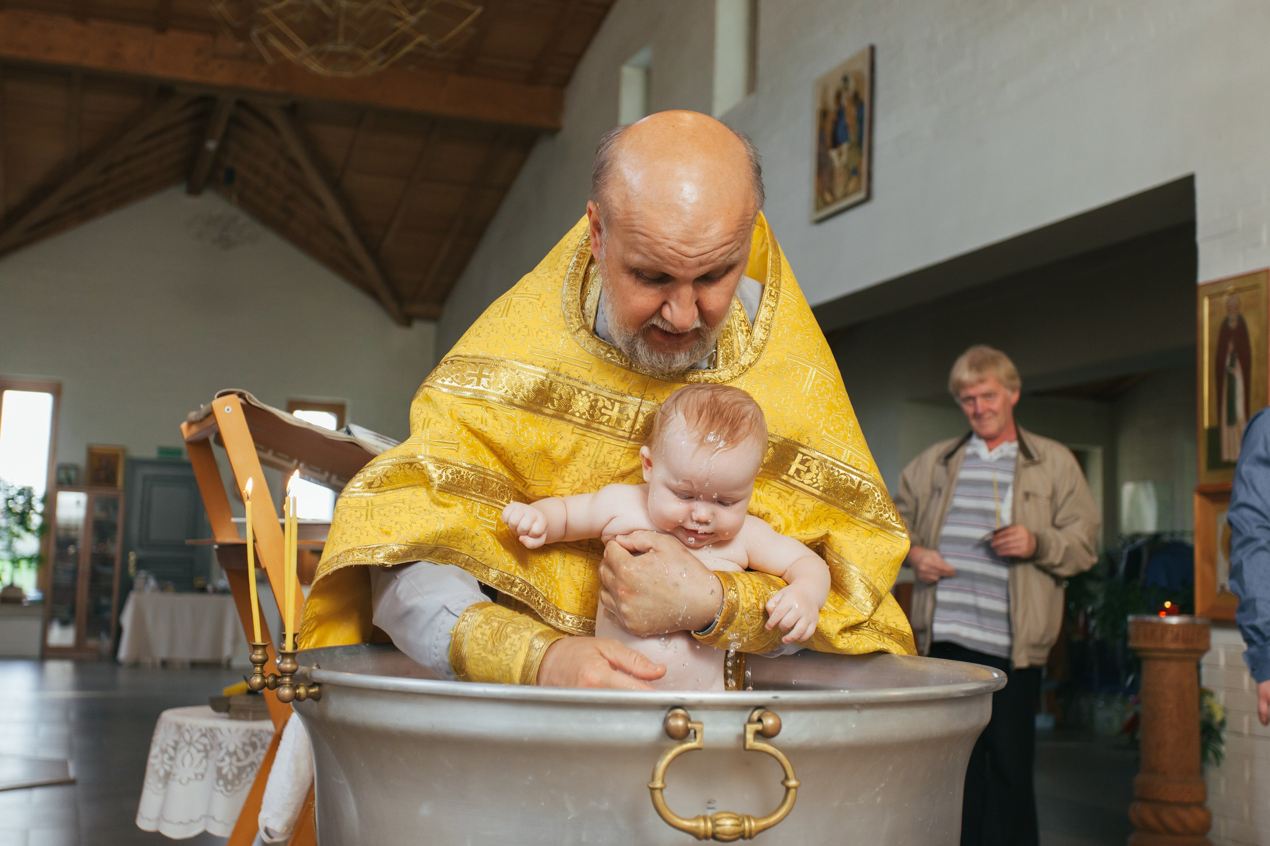 Крещение храм Сошествия святого Духа, г. Колпино. Фотограф на крещение в Санкт Петербурге