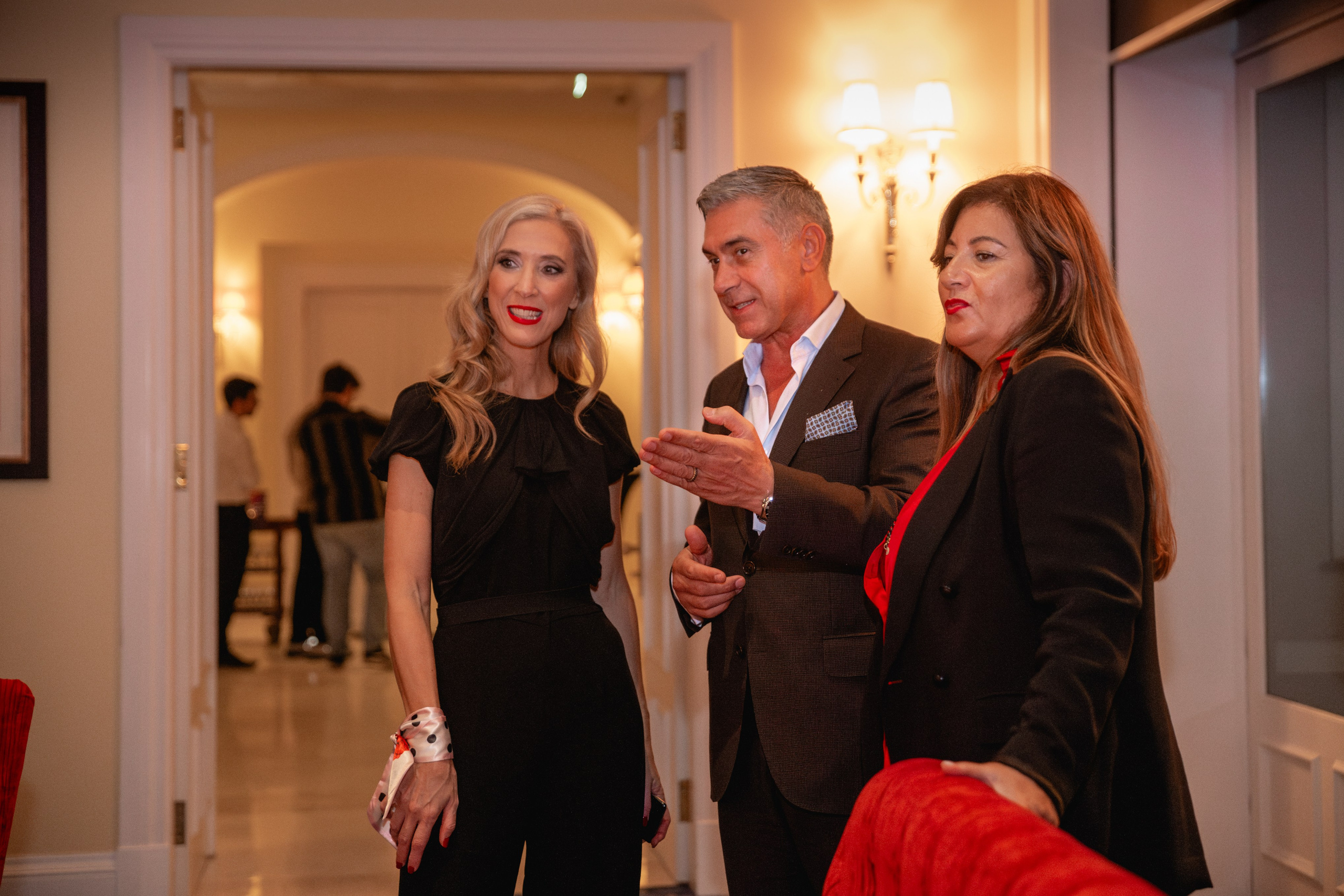 EUGÉNIO CAMPOS IN YEATMAN. Anastasiia Antoniuk portrait, family and couple photographer, Portugal