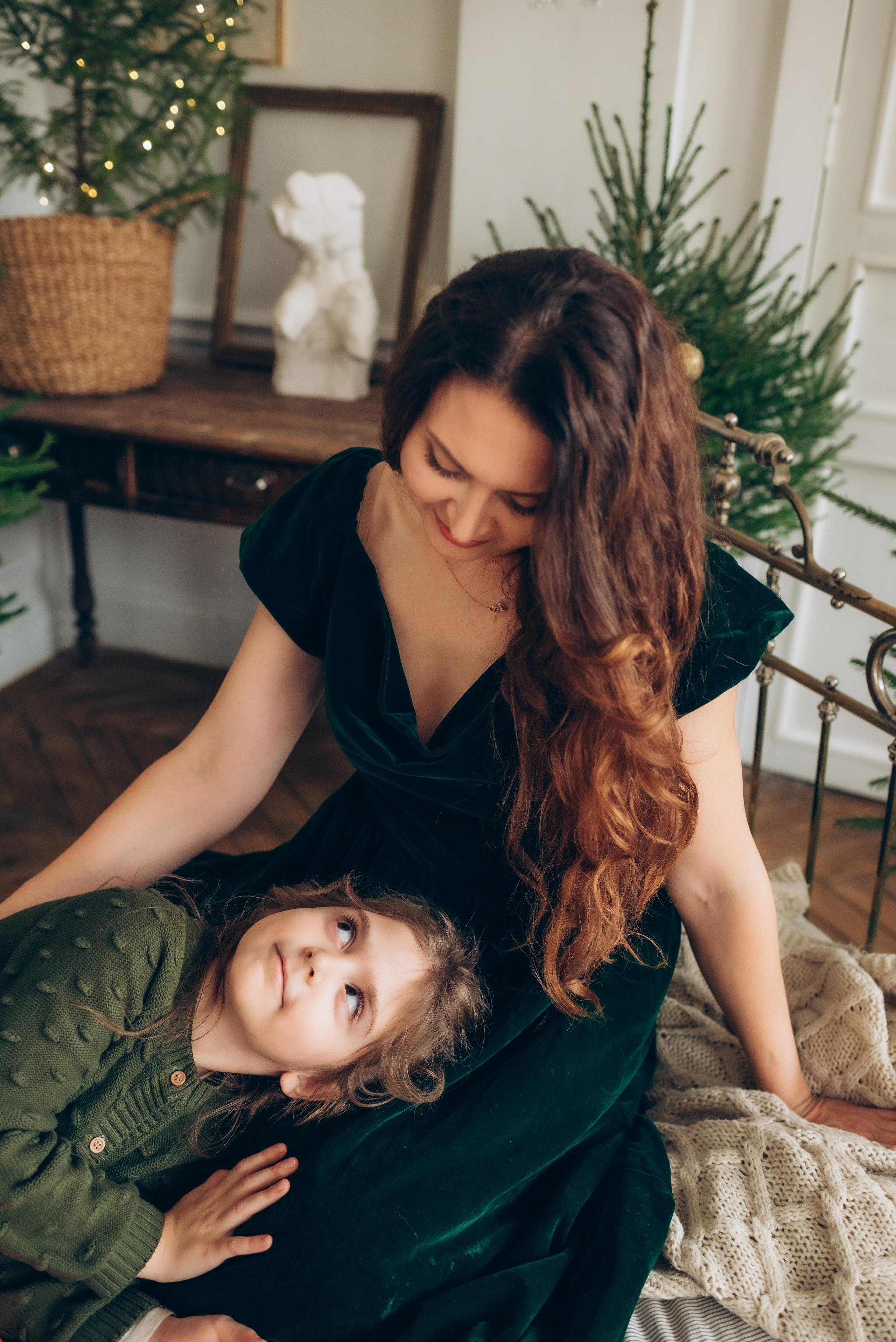 Новогодняя съемка Ксюша с дочками. Семейный фотограф в Тюмени Ксения Мязитова