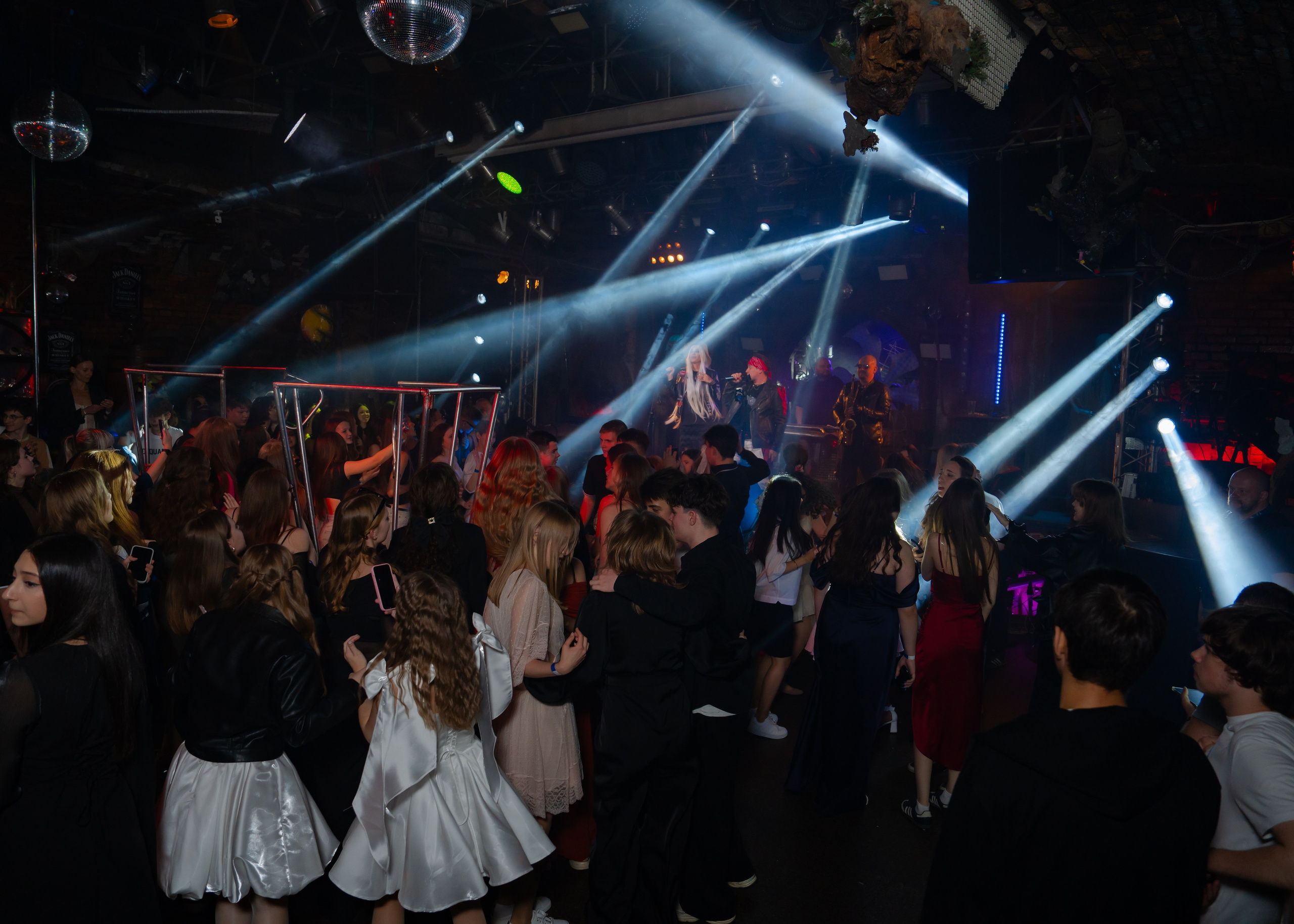 Выпускной Байк Центр «Ночные волки» 11 класс. Крамер Юлиана детский и семейный фотограф