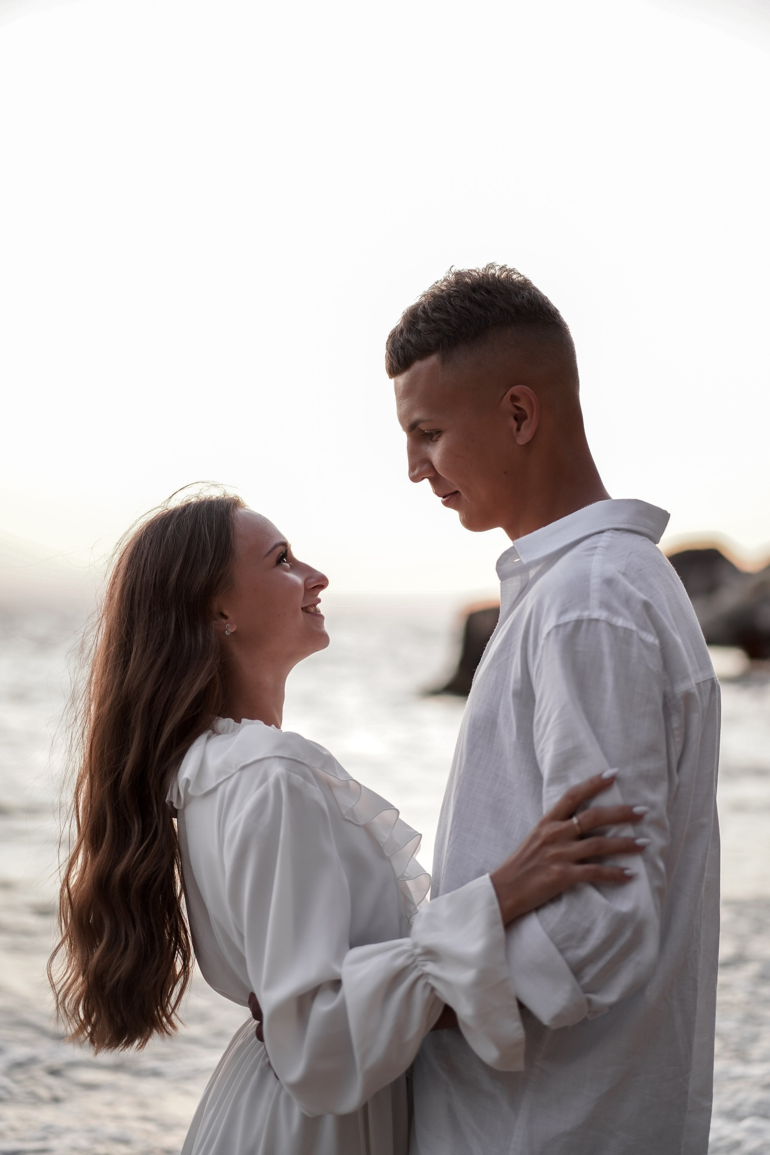 Матвей и Софья на фотосессии дикого пляжа Грот Дианы в Крыму. Свадебный фотограф в Ростове-на-Дону. Таинство Крещения и Венчания, семейные фотосессии. Алёна Чёботова