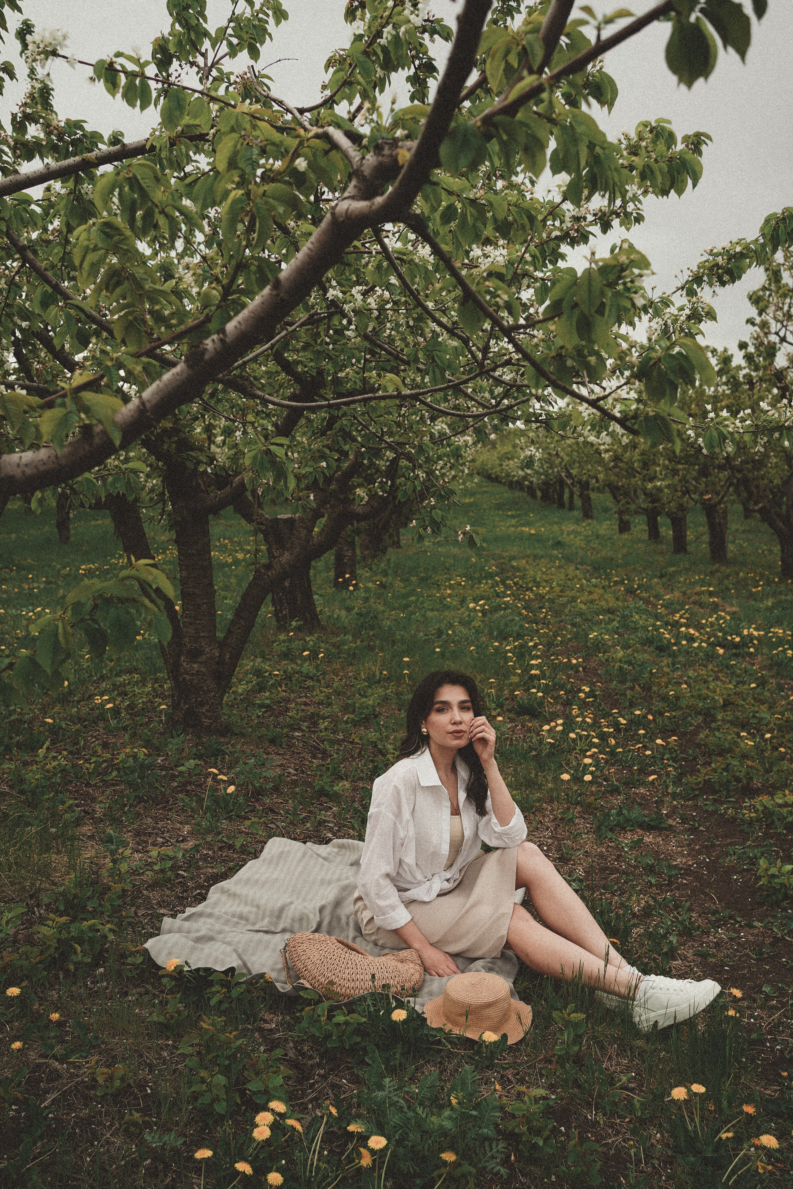 Фотосессия в цветущем саду в пос. Мускатный. Фотограф Ростов-на-Дону. Свадебный фотограф в Ростове-на-Дону. Таинство Крещения и Венчания, семейные фотосессии. Алёна Чёботова