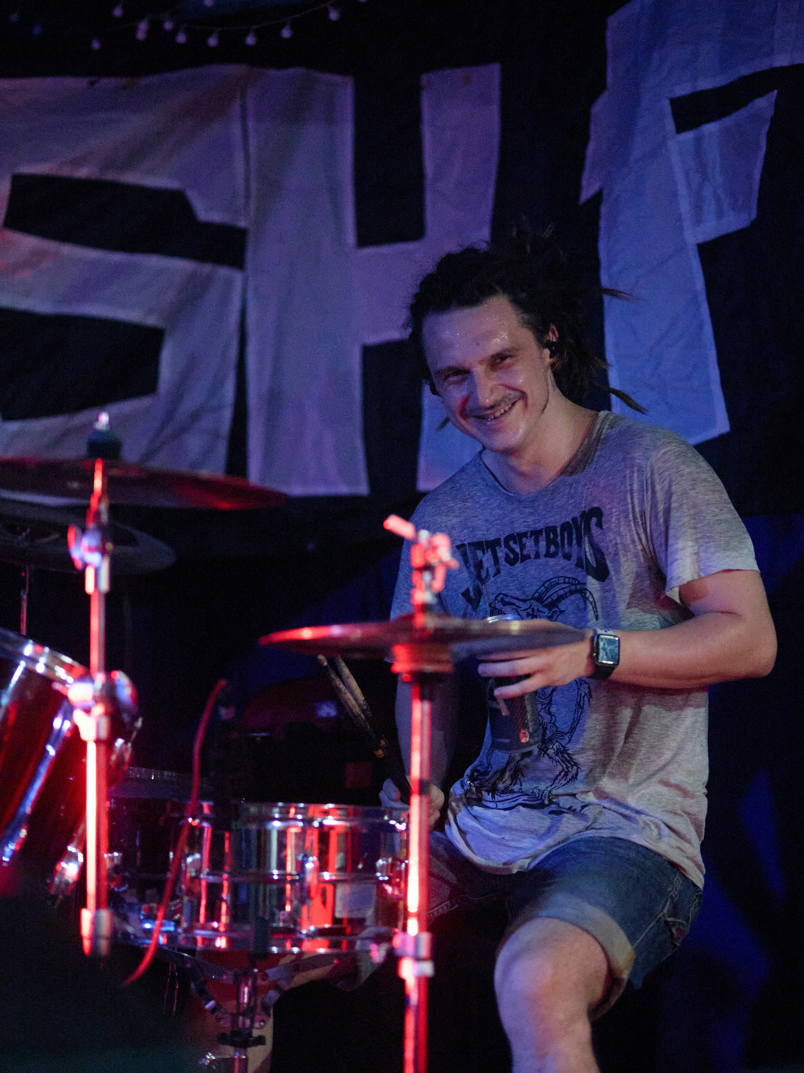 Plush Fish / ВЕЛИКОЕСЧАСТЬЕ / Мятный Крикет. Фотограф Юлия Маринина