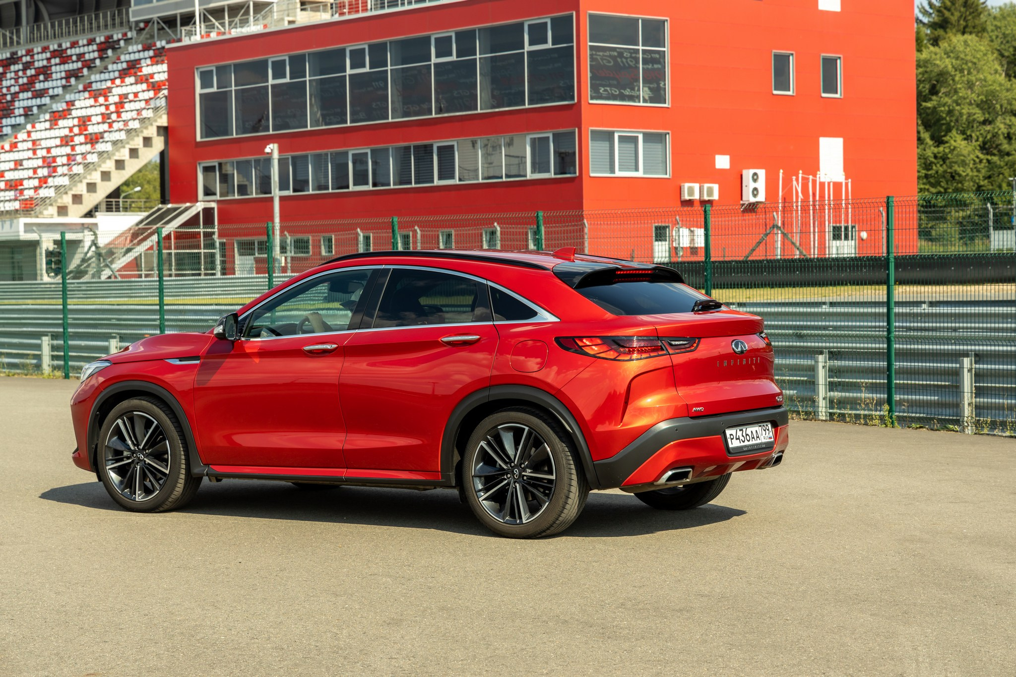 Infiniti QX55. Репортажный, семейный и студийный фотограф в Москве Демин Алексей