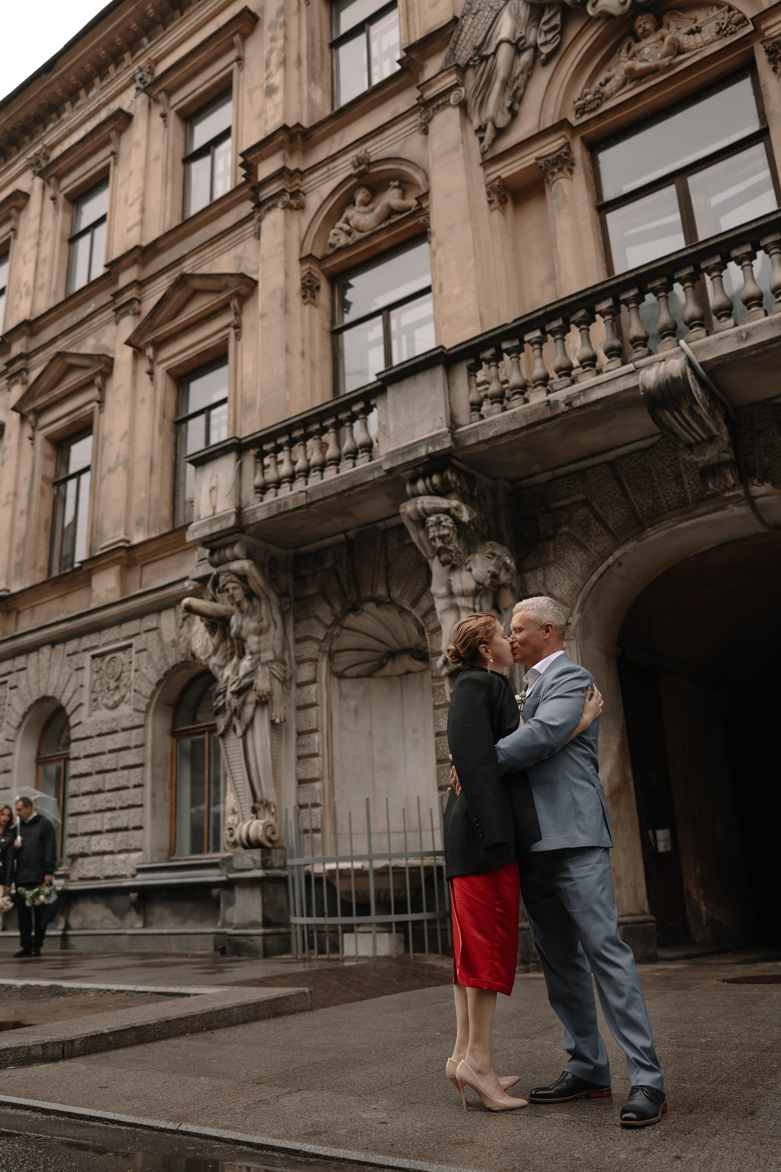 Дождь и поцелуи. Свадебный и семейный Фотограф Денис Кошель
