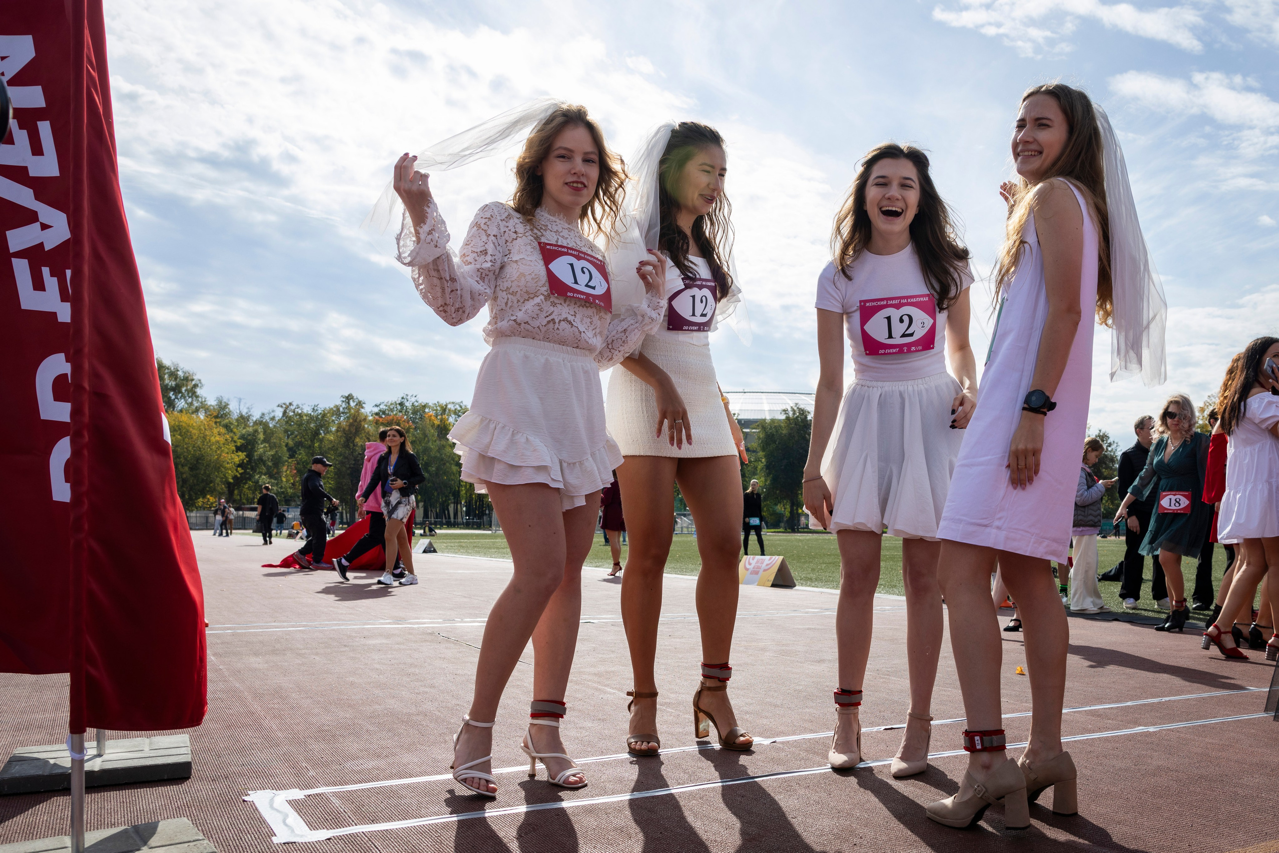 Женский забег на каблуках, 19.09.26. Фотограф Сергей Ловкий