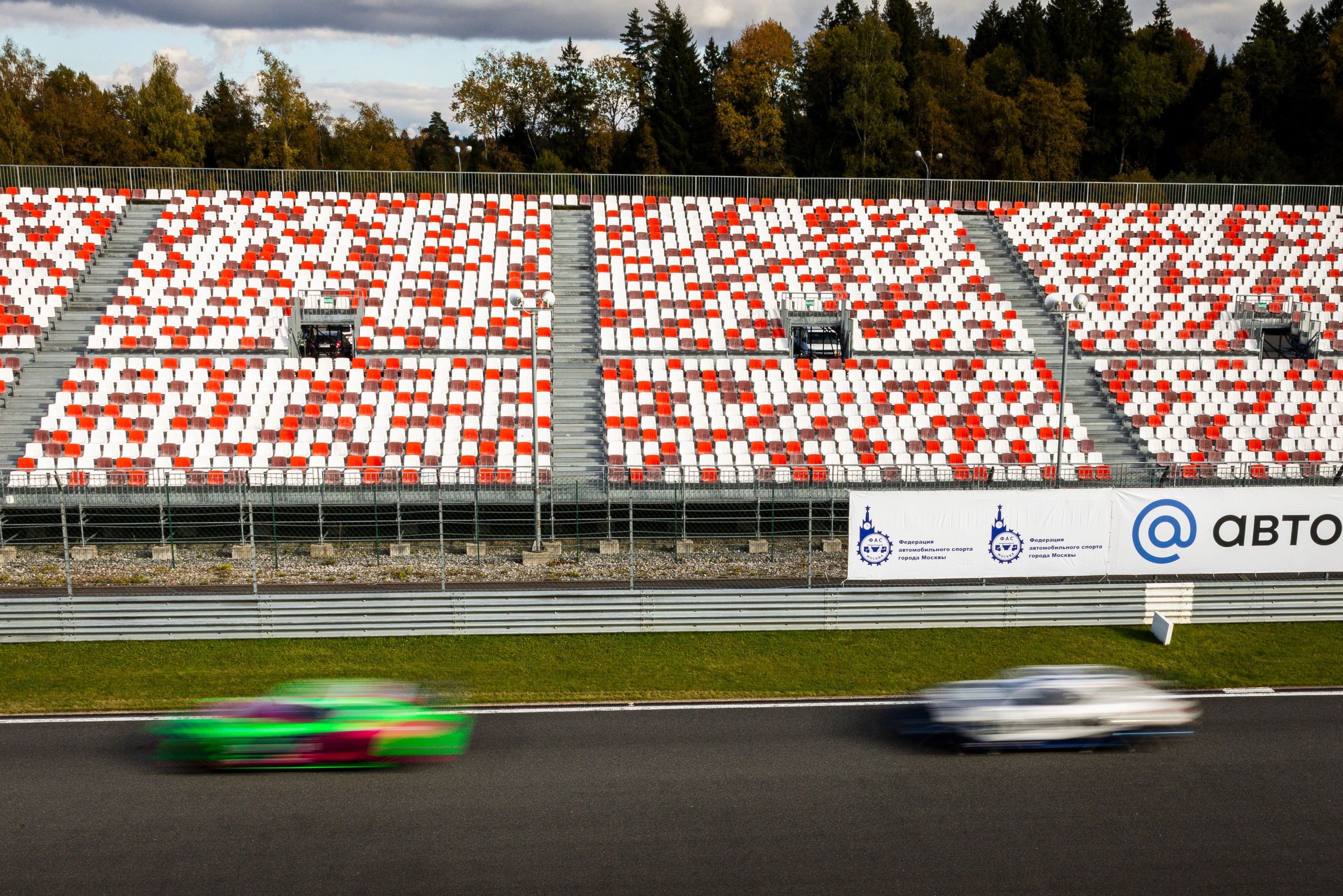 500 верст на Moscow Raceway. Фотограф Сергей Ловкий