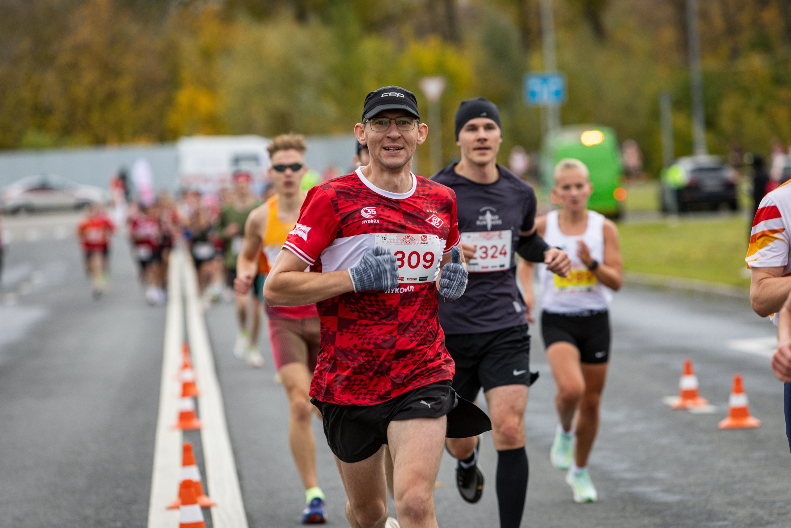 Красно-белый забег, 10.10.26. Фотограф Сергей Ловкий