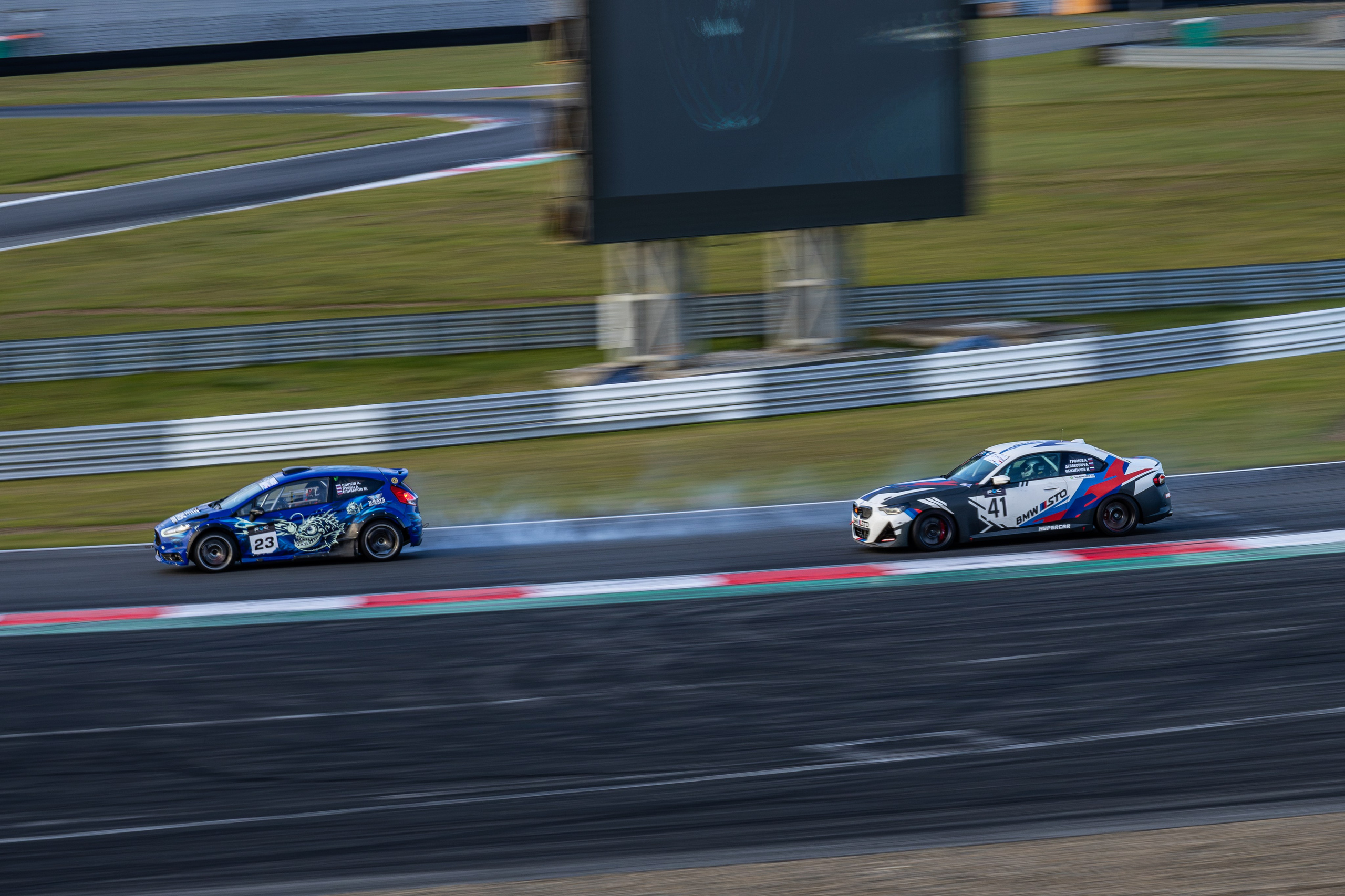 500 верст на Moscow Raceway. Фотограф Сергей Ловкий
