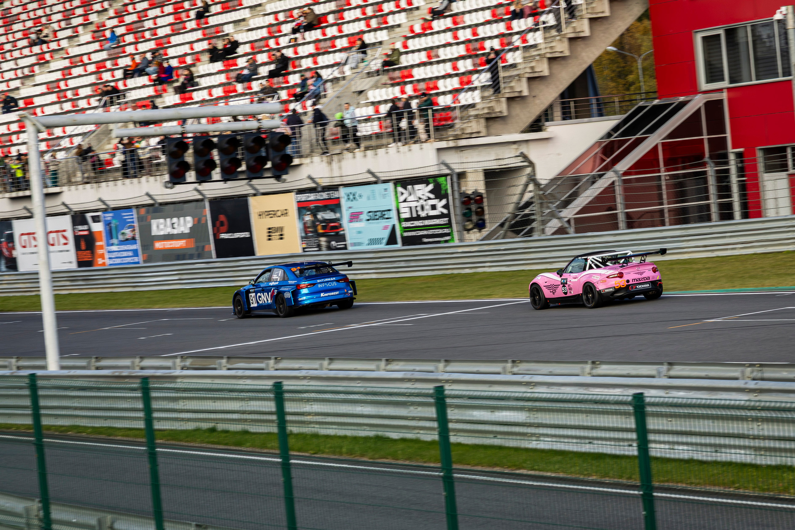 500 верст на Moscow Raceway. Фотограф Сергей Ловкий