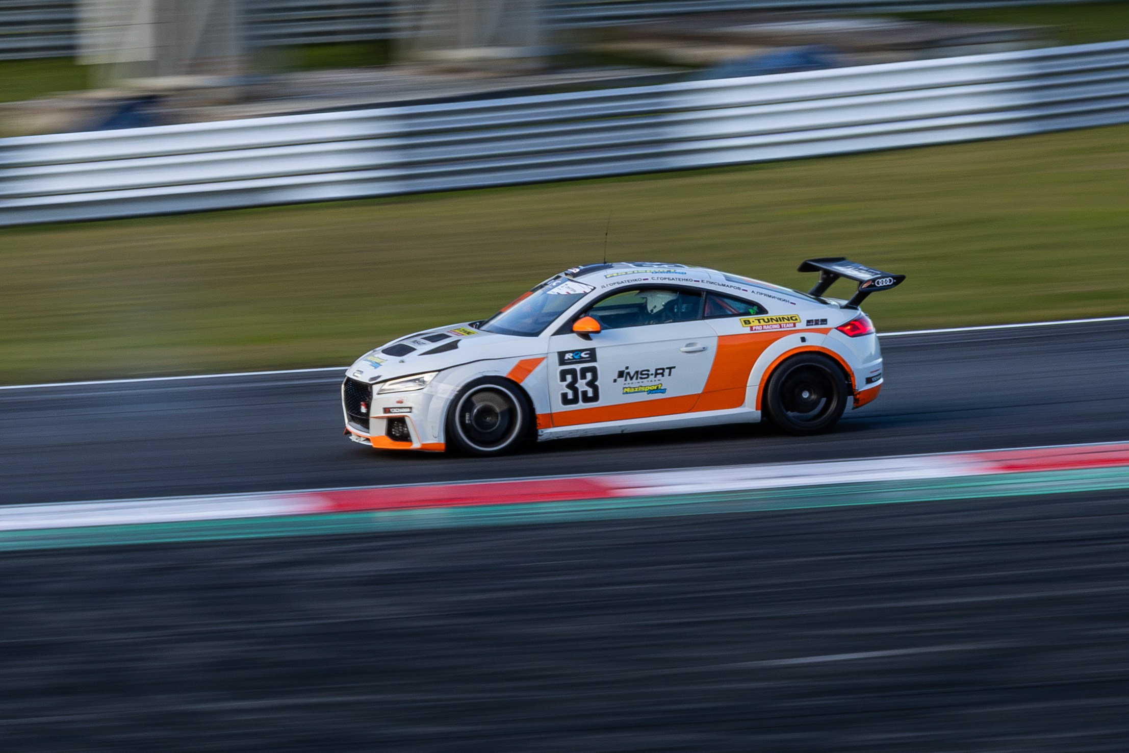 500 верст на Moscow Raceway. Фотограф Сергей Ловкий