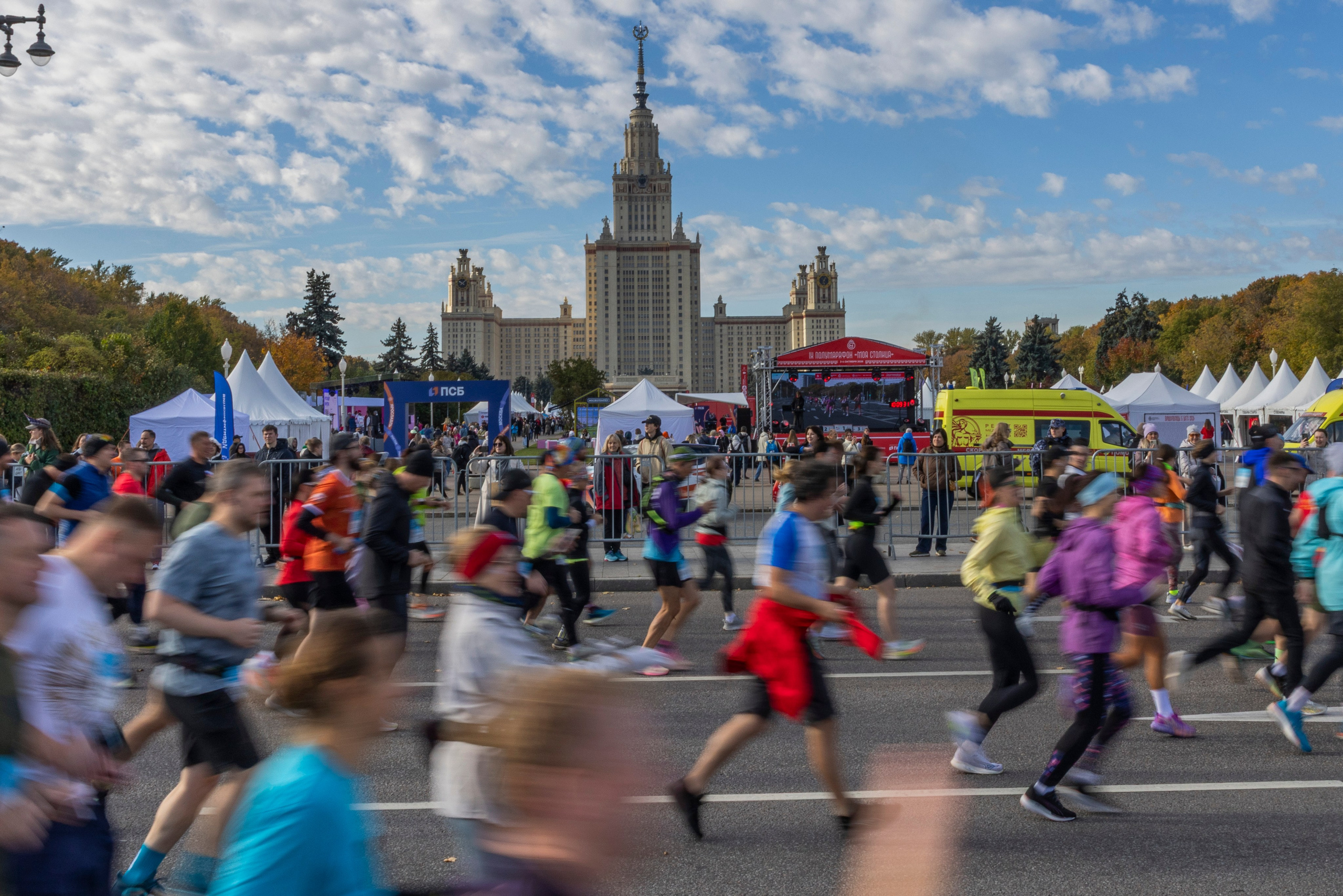 Полумарафон Моя Столица, 04.10.26. Фотограф Сергей Ловкий