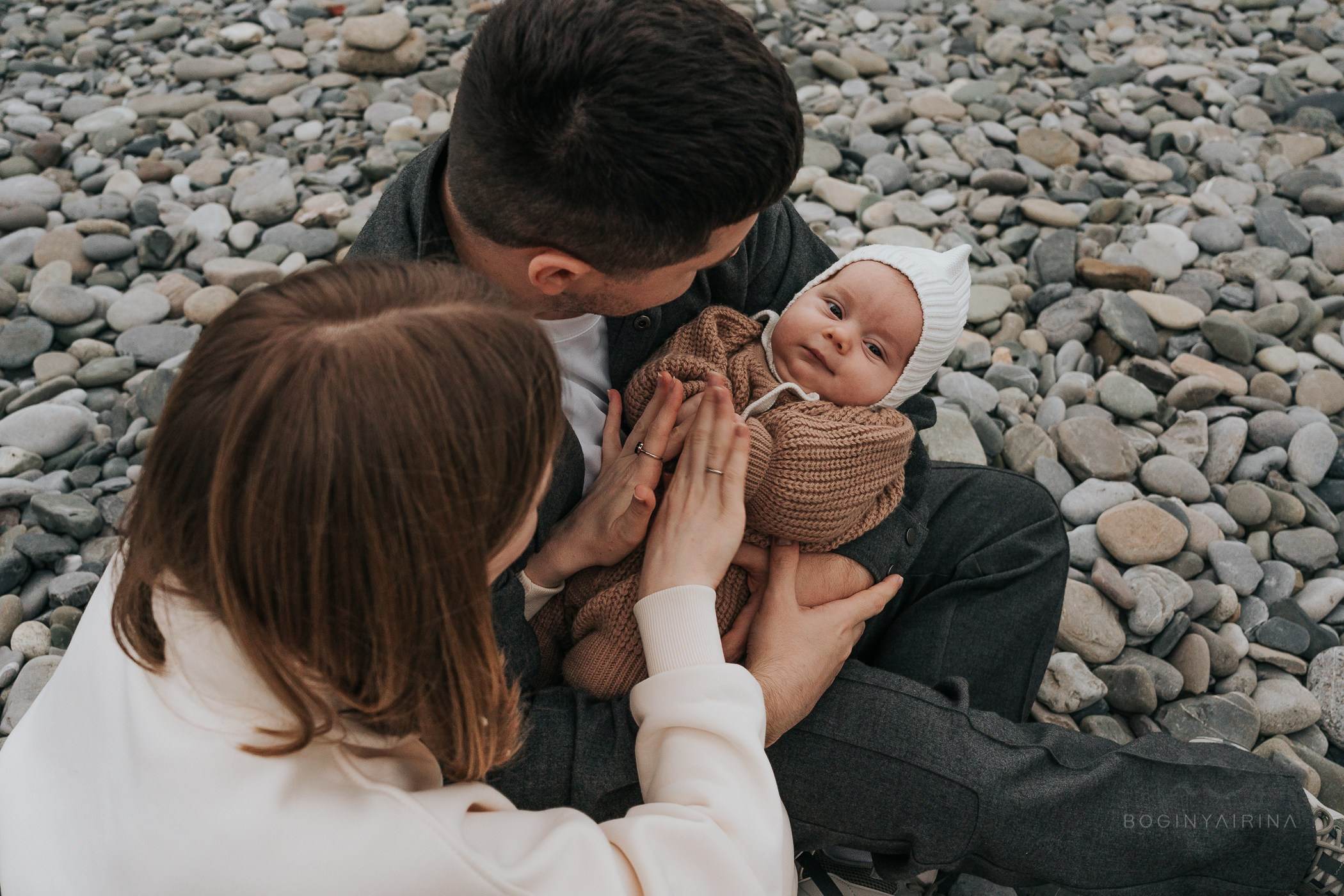 Семейная фотосессия прогулка на море. Фотограф на роды Москва. Фотограф новорожденных Москва