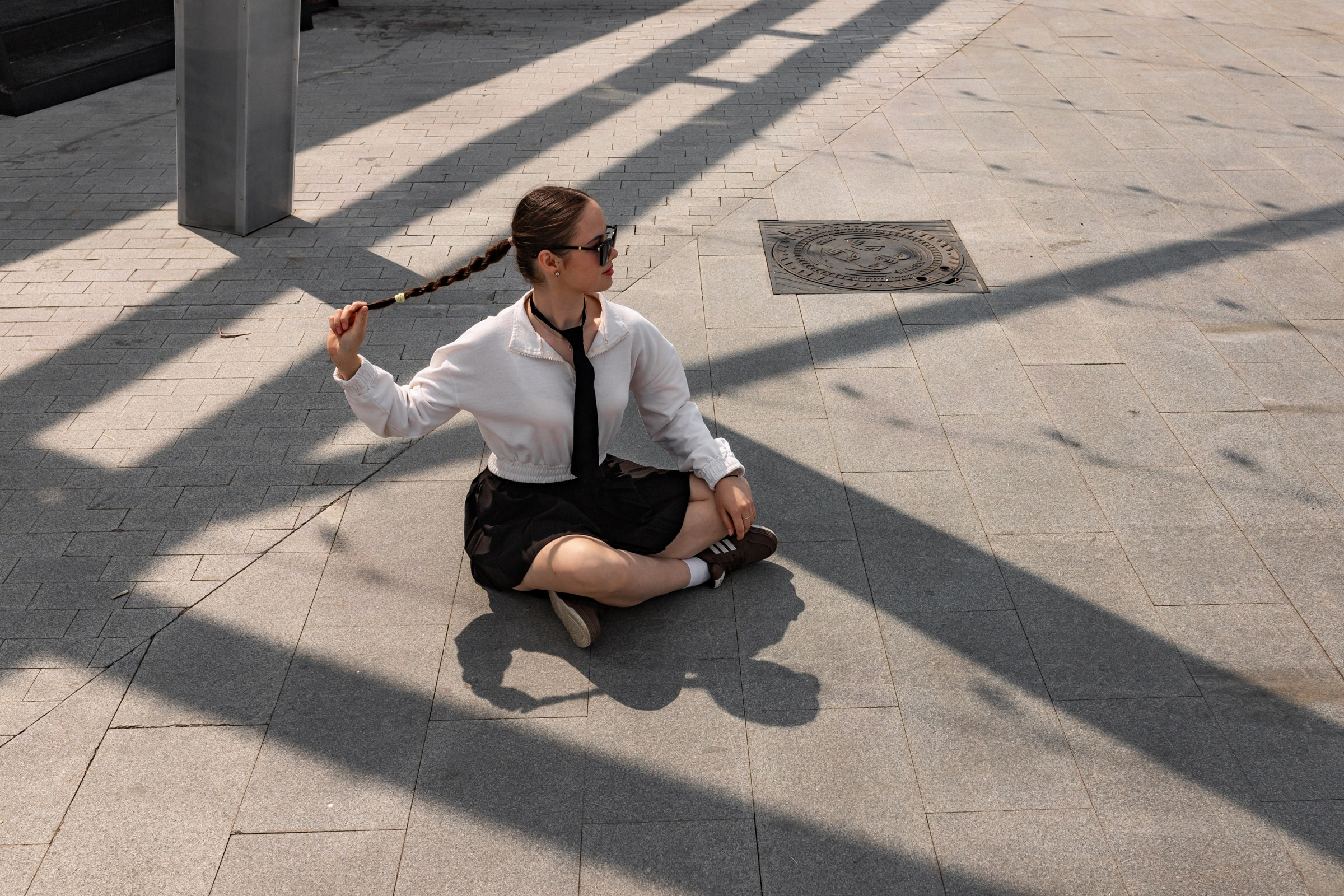 Треугольники. Рисунки тенями. Полина. Июнь 2025. Фотограф Пермь. Свадьбы. Семья и дети, школа, д. сад. Фотокниги